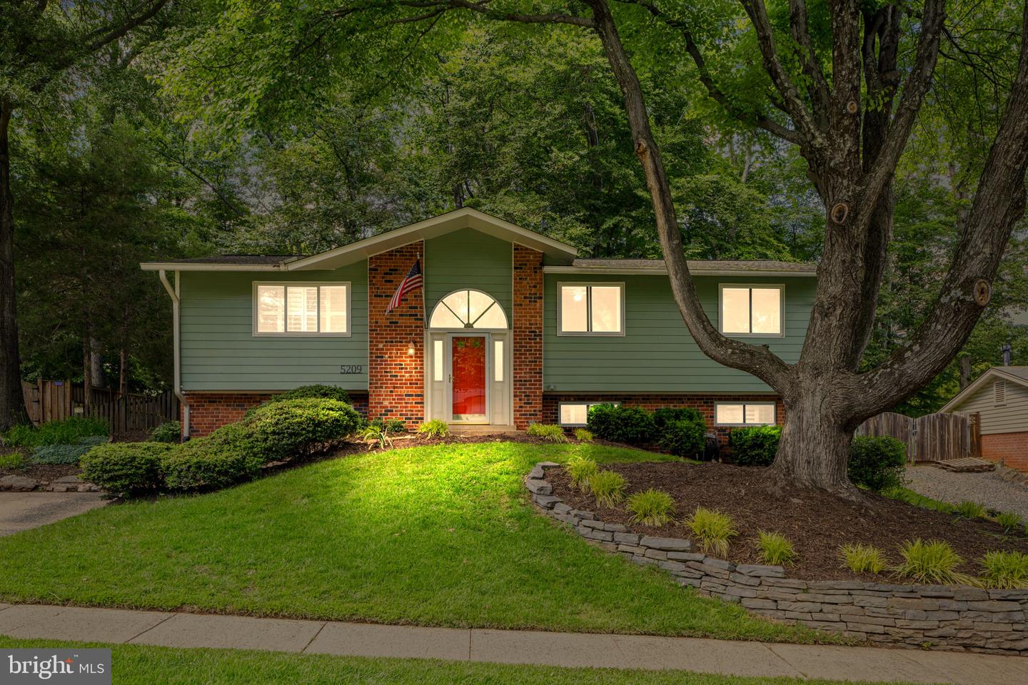 5209 STONINGTON DR, FAIRFAX, Virginia 22032, 4 Bedrooms Bedrooms, ,2 BathroomsBathrooms,Residential,For sale,5209 STONINGTON DR,VAFX2243740 MLS # VAFX2243740