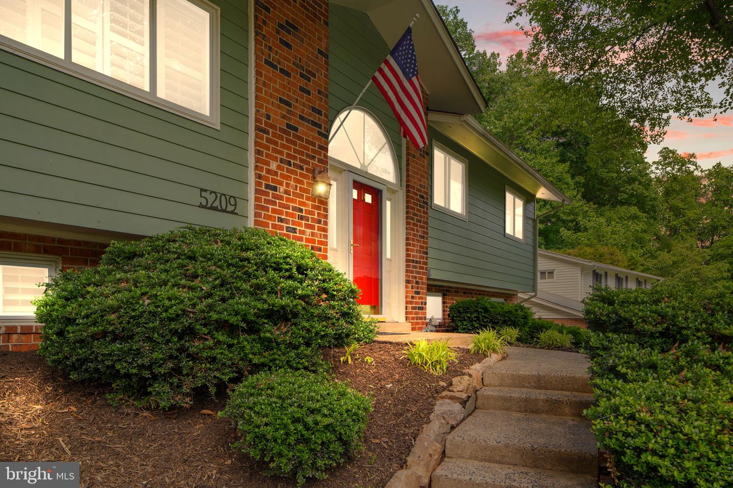 5209 STONINGTON DR, FAIRFAX, Virginia 22032, 4 Bedrooms Bedrooms, ,2 BathroomsBathrooms,Residential,For sale,5209 STONINGTON DR,VAFX2243740 MLS # VAFX2243740