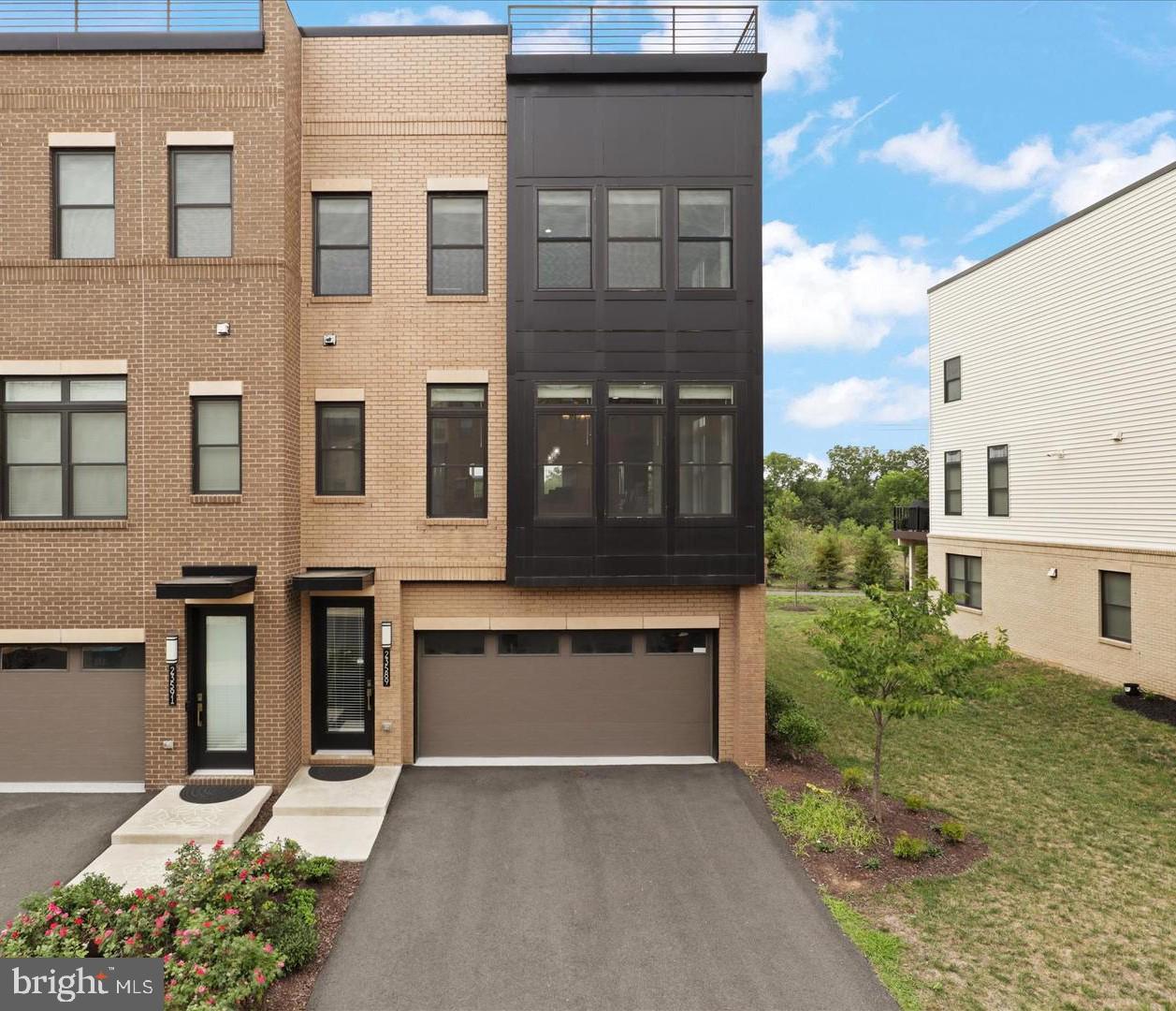 23589 HOPEWELL MANOR TER, ASHBURN, Virginia 20148, 3 Bedrooms Bedrooms, ,3 BathroomsBathrooms,Residential,For sale,23589 HOPEWELL MANOR TER,VALO2098096 MLS # VALO2098096