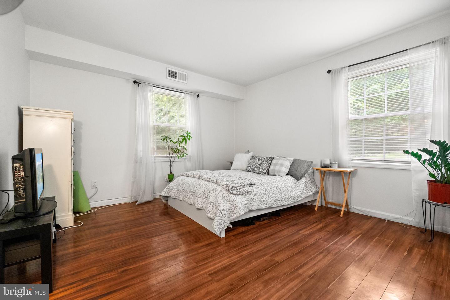 5907L NOBLESTOWN RD #72, SPRINGFIELD, Virginia 22152, 2 Bedrooms Bedrooms, ,1 BathroomBathrooms,Residential,For sale,5907L NOBLESTOWN RD #72,VAFX2243676 MLS # VAFX2243676