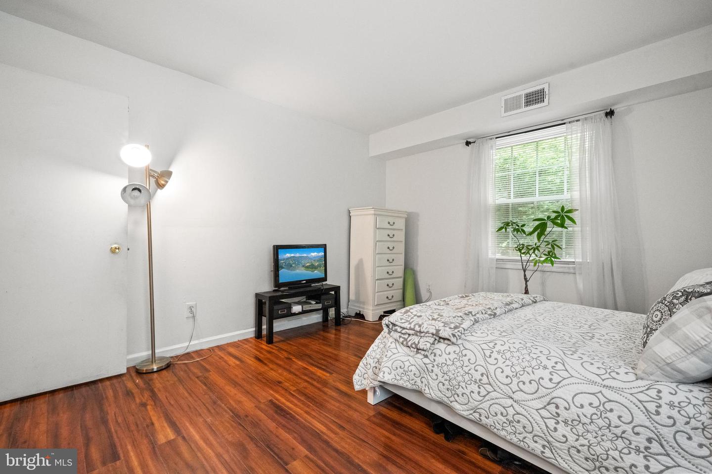 5907L NOBLESTOWN RD #72, SPRINGFIELD, Virginia 22152, 2 Bedrooms Bedrooms, ,1 BathroomBathrooms,Residential,For sale,5907L NOBLESTOWN RD #72,VAFX2243676 MLS # VAFX2243676