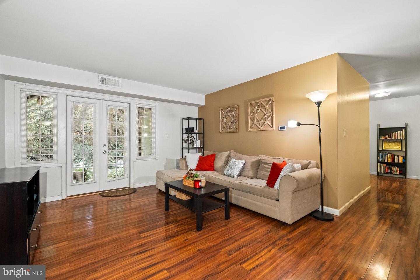 5907L NOBLESTOWN RD #72, SPRINGFIELD, Virginia 22152, 2 Bedrooms Bedrooms, ,1 BathroomBathrooms,Residential,For sale,5907L NOBLESTOWN RD #72,VAFX2243676 MLS # VAFX2243676