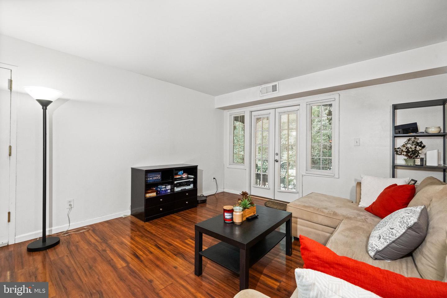 5907L NOBLESTOWN RD #72, SPRINGFIELD, Virginia 22152, 2 Bedrooms Bedrooms, ,1 BathroomBathrooms,Residential,For sale,5907L NOBLESTOWN RD #72,VAFX2243676 MLS # VAFX2243676