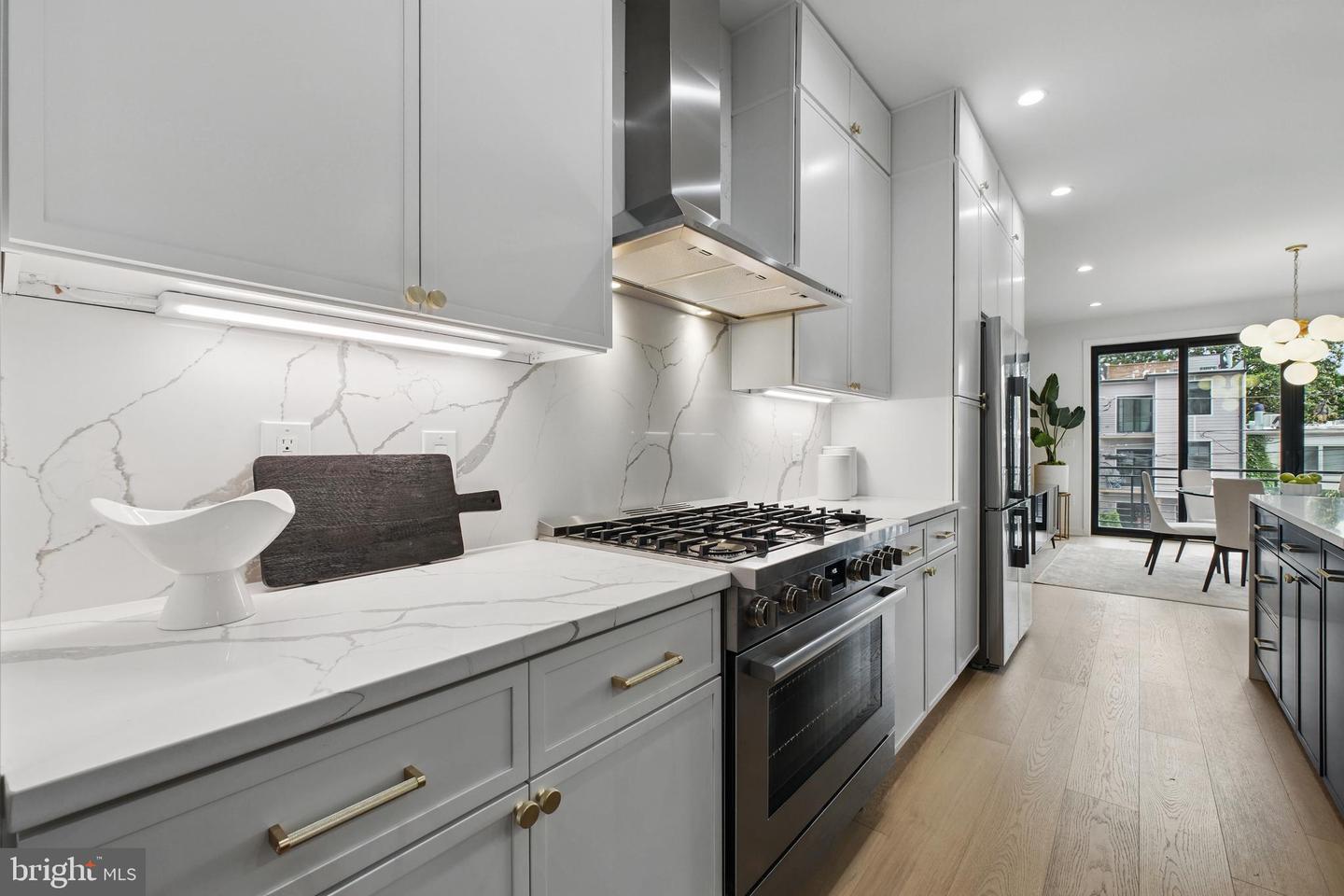 3802 T ST NW, WASHINGTON, District Of Columbia 20007, 6 Bedrooms Bedrooms, ,4 BathroomsBathrooms,Residential,For sale,3802 T ST NW,DCDC2202964 MLS # DCDC2202964