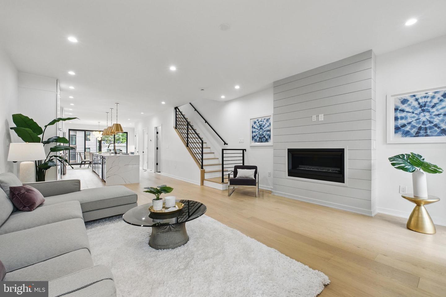 3802 T ST NW, WASHINGTON, District Of Columbia 20007, 6 Bedrooms Bedrooms, ,4 BathroomsBathrooms,Residential,For sale,3802 T ST NW,DCDC2202964 MLS # DCDC2202964