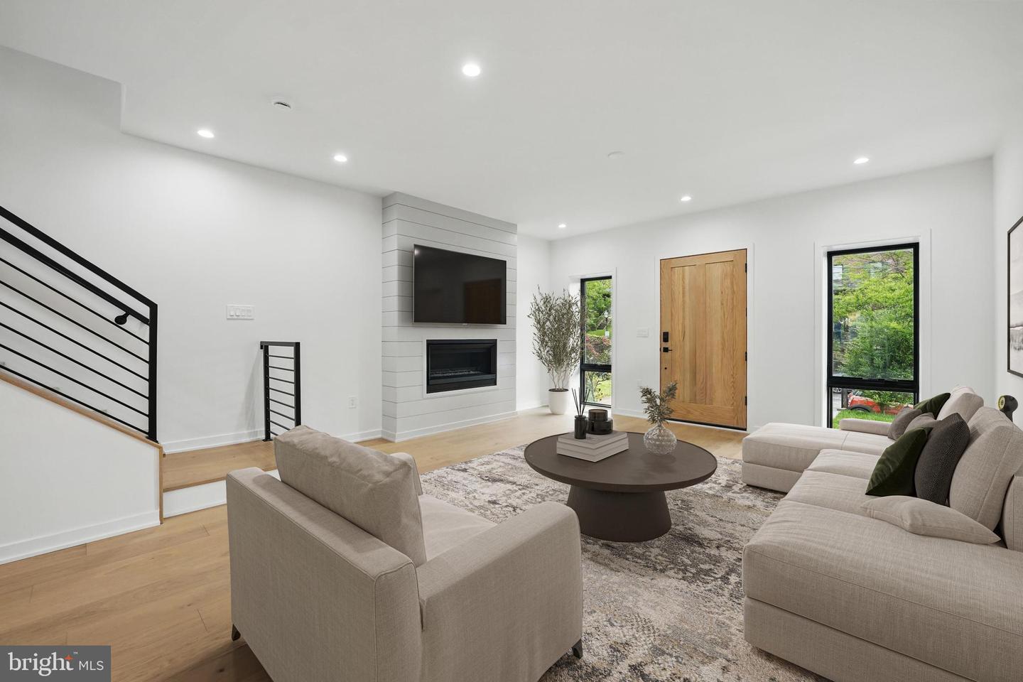 3802 T ST NW, WASHINGTON, District Of Columbia 20007, 6 Bedrooms Bedrooms, ,4 BathroomsBathrooms,Residential,For sale,3802 T ST NW,DCDC2202964 MLS # DCDC2202964