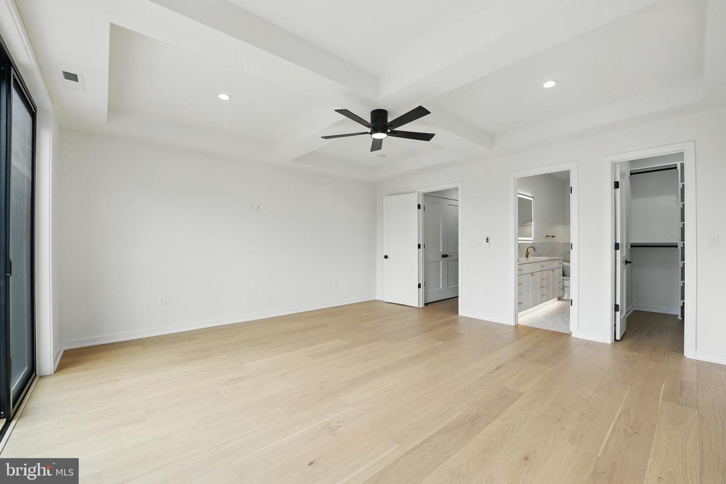 3802 T ST NW, WASHINGTON, District Of Columbia 20007, 6 Bedrooms Bedrooms, ,4 BathroomsBathrooms,Residential,For sale,3802 T ST NW,DCDC2202964 MLS # DCDC2202964