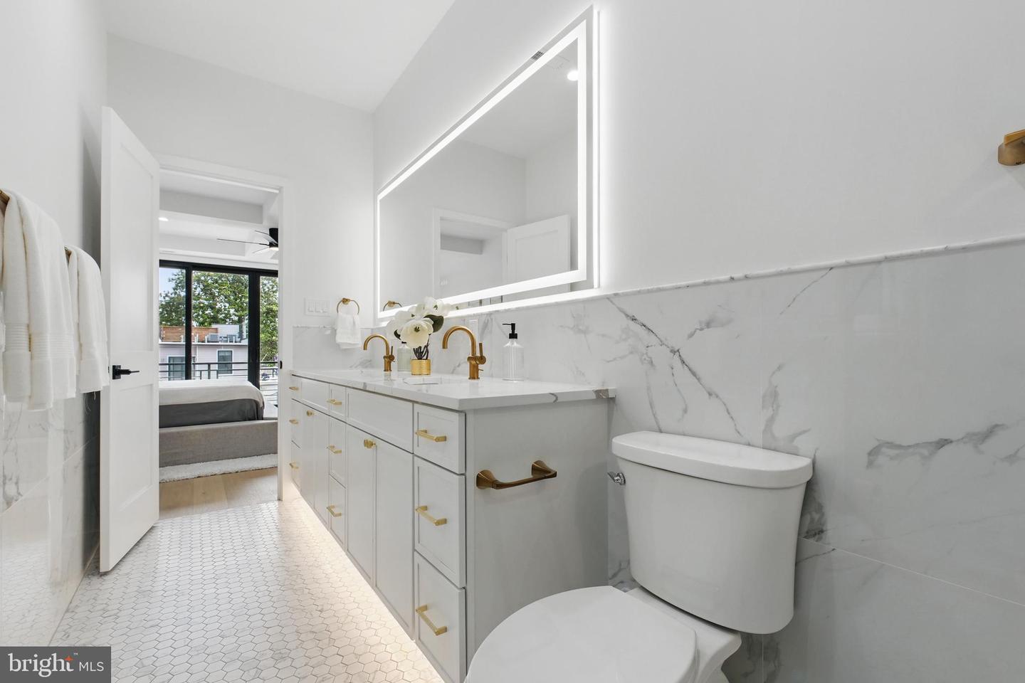 3802 T ST NW, WASHINGTON, District Of Columbia 20007, 6 Bedrooms Bedrooms, ,4 BathroomsBathrooms,Residential,For sale,3802 T ST NW,DCDC2202964 MLS # DCDC2202964