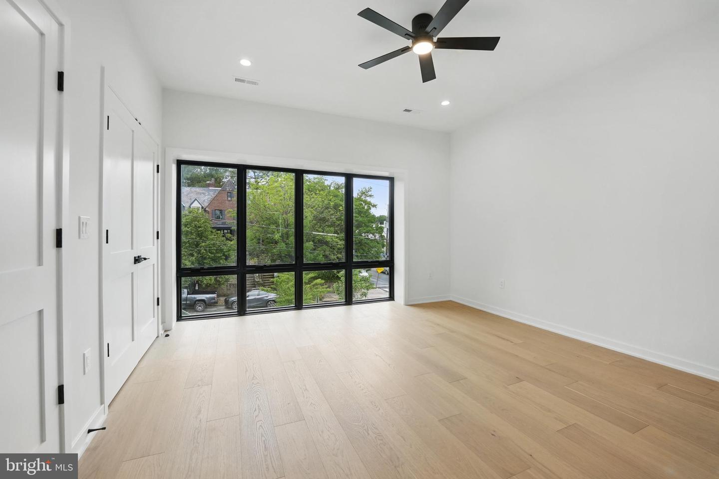 3802 T ST NW, WASHINGTON, District Of Columbia 20007, 6 Bedrooms Bedrooms, ,4 BathroomsBathrooms,Residential,For sale,3802 T ST NW,DCDC2202964 MLS # DCDC2202964