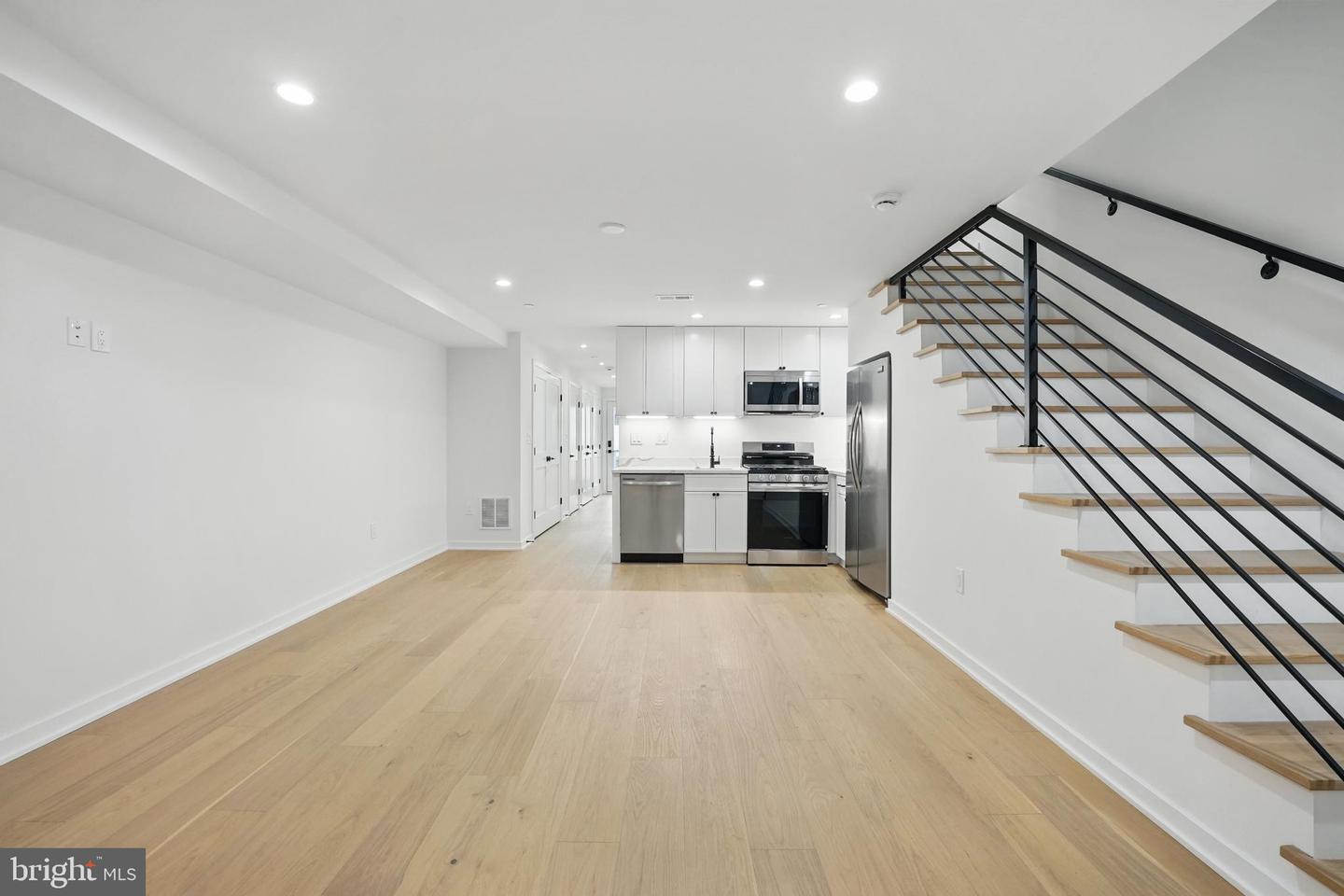 3802 T ST NW, WASHINGTON, District Of Columbia 20007, 6 Bedrooms Bedrooms, ,4 BathroomsBathrooms,Residential,For sale,3802 T ST NW,DCDC2202964 MLS # DCDC2202964