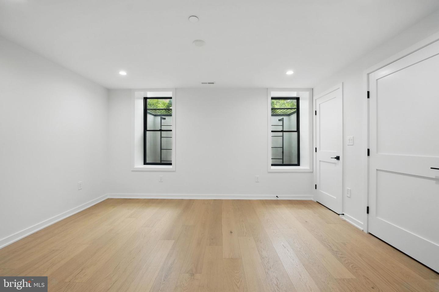 3802 T ST NW, WASHINGTON, District Of Columbia 20007, 6 Bedrooms Bedrooms, ,4 BathroomsBathrooms,Residential,For sale,3802 T ST NW,DCDC2202964 MLS # DCDC2202964