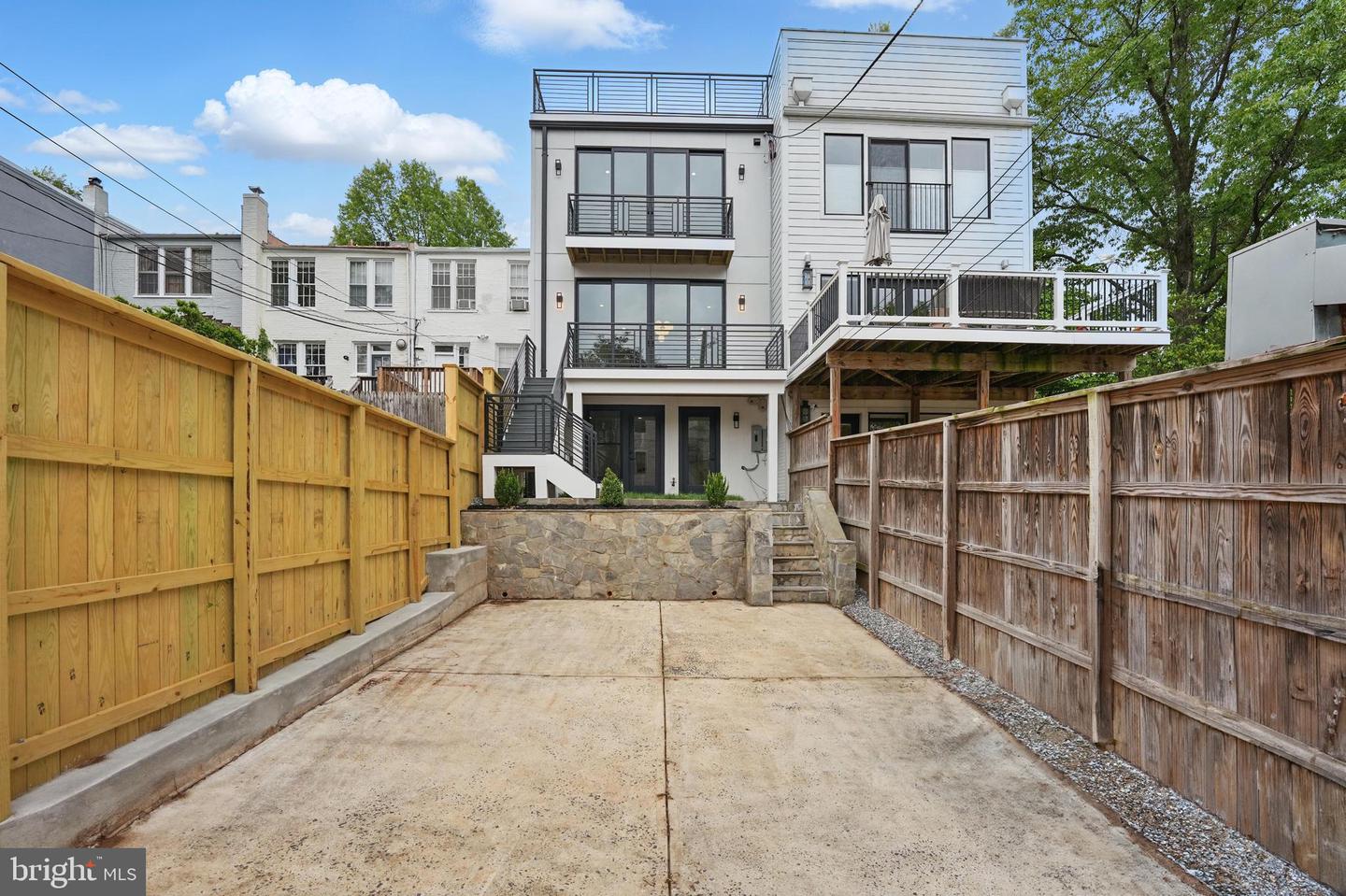 3802 T ST NW, WASHINGTON, District Of Columbia 20007, 6 Bedrooms Bedrooms, ,4 BathroomsBathrooms,Residential,For sale,3802 T ST NW,DCDC2202964 MLS # DCDC2202964
