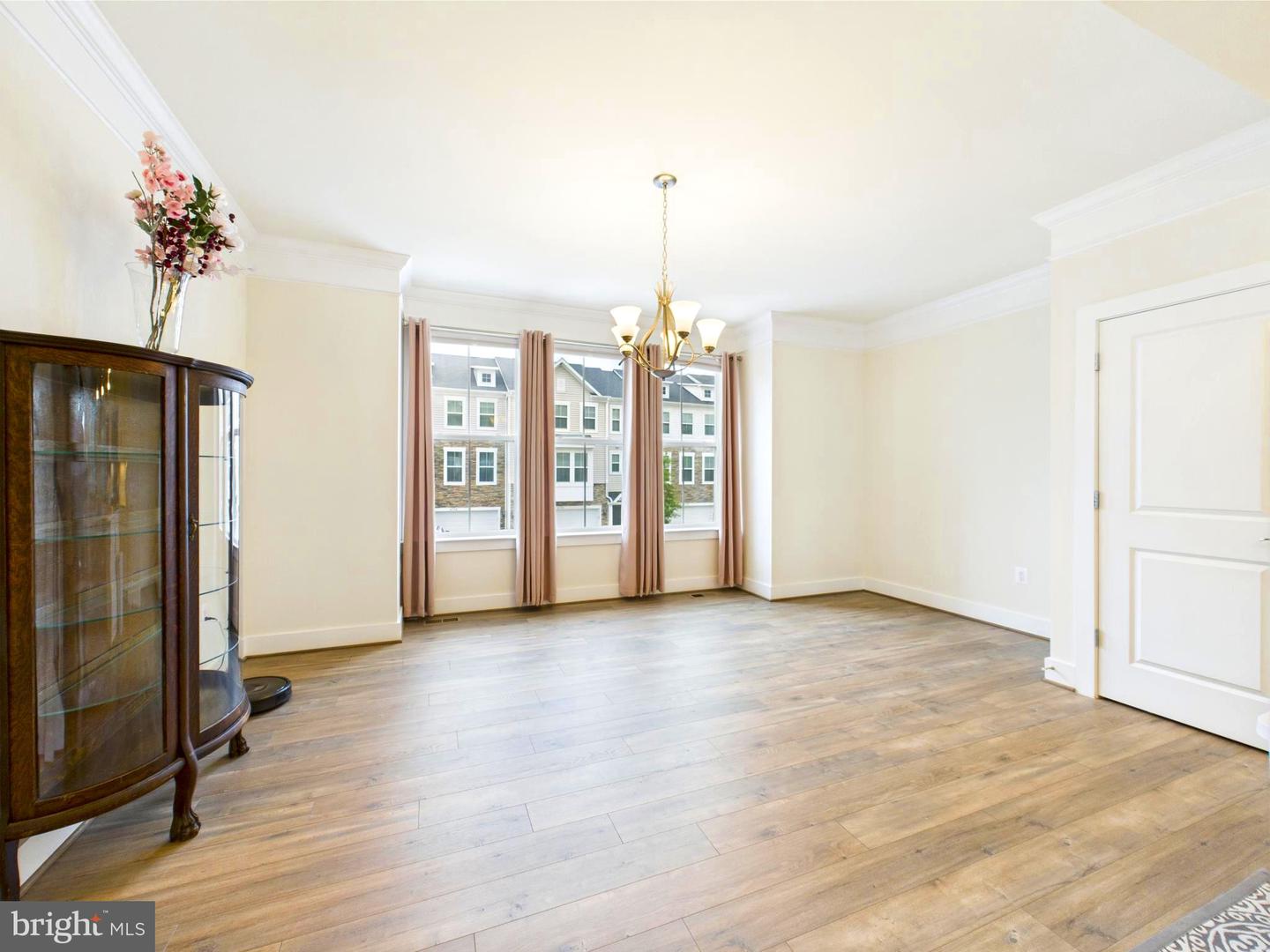 4737 EARL FLANAGAN WAY, ALEXANDRIA, Virginia 22309, 3 Bedrooms Bedrooms, 9 Rooms Rooms,3 BathroomsBathrooms,Residential,For sale,4737 EARL FLANAGAN WAY,VAFX2243722 MLS # VAFX2243722
