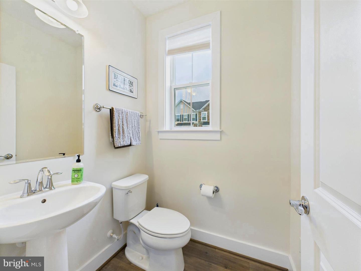 4737 EARL FLANAGAN WAY, ALEXANDRIA, Virginia 22309, 3 Bedrooms Bedrooms, 9 Rooms Rooms,3 BathroomsBathrooms,Residential,For sale,4737 EARL FLANAGAN WAY,VAFX2243722 MLS # VAFX2243722
