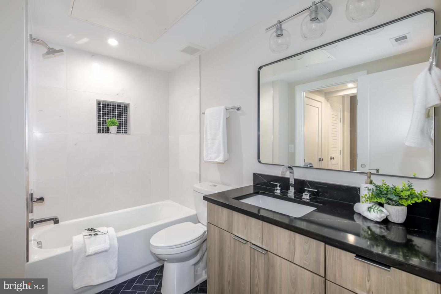 1421 SPRING RD NW #C02, WASHINGTON, District Of Columbia 20010, 1 Bedroom Bedrooms, ,1 BathroomBathrooms,Residential,For sale,1421 SPRING RD NW #C02,DCDC2202854 MLS # DCDC2202854