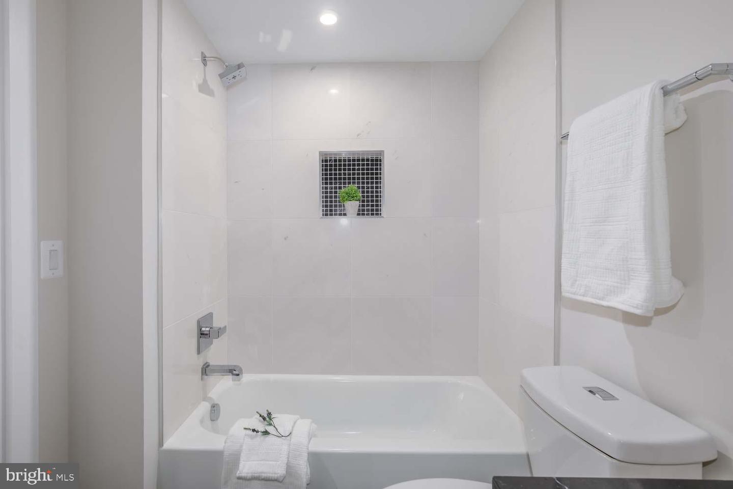 1421 SPRING RD NW #C02, WASHINGTON, District Of Columbia 20010, 1 Bedroom Bedrooms, ,1 BathroomBathrooms,Residential,For sale,1421 SPRING RD NW #C02,DCDC2202854 MLS # DCDC2202854