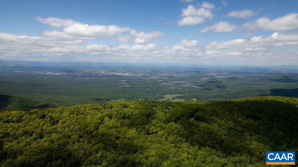 26 PINE SISKIN LN, WINTERGREEN RESORT, Virginia 22967, 3 Bedrooms Bedrooms, ,3 BathroomsBathrooms,Residential,For sale,26 PINE SISKIN LN,665055 MLS # 665055