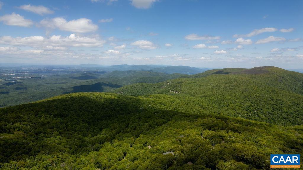 26 PINE SISKIN LN, WINTERGREEN RESORT, Virginia 22967, 3 Bedrooms Bedrooms, ,3 BathroomsBathrooms,Residential,For sale,26 PINE SISKIN LN,665055 MLS # 665055