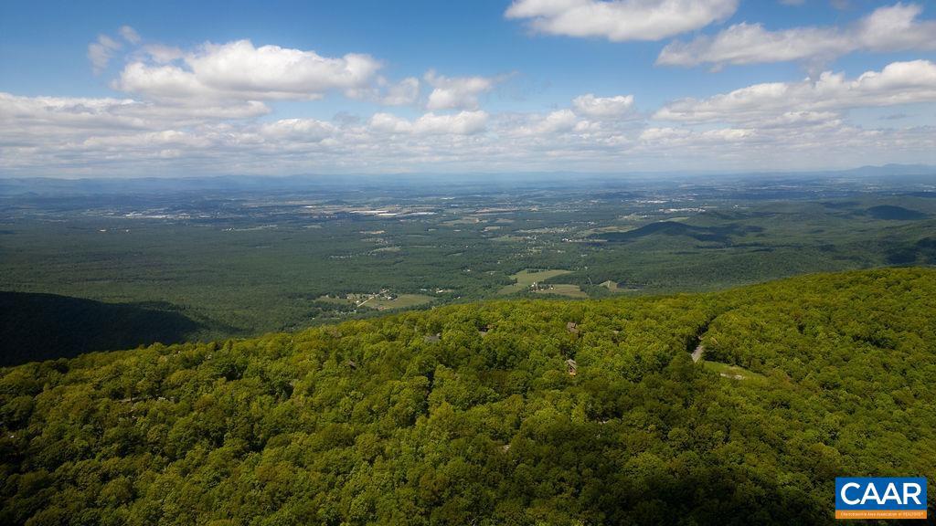 26 PINE SISKIN LN, WINTERGREEN RESORT, Virginia 22967, 3 Bedrooms Bedrooms, ,3 BathroomsBathrooms,Residential,For sale,26 PINE SISKIN LN,665055 MLS # 665055