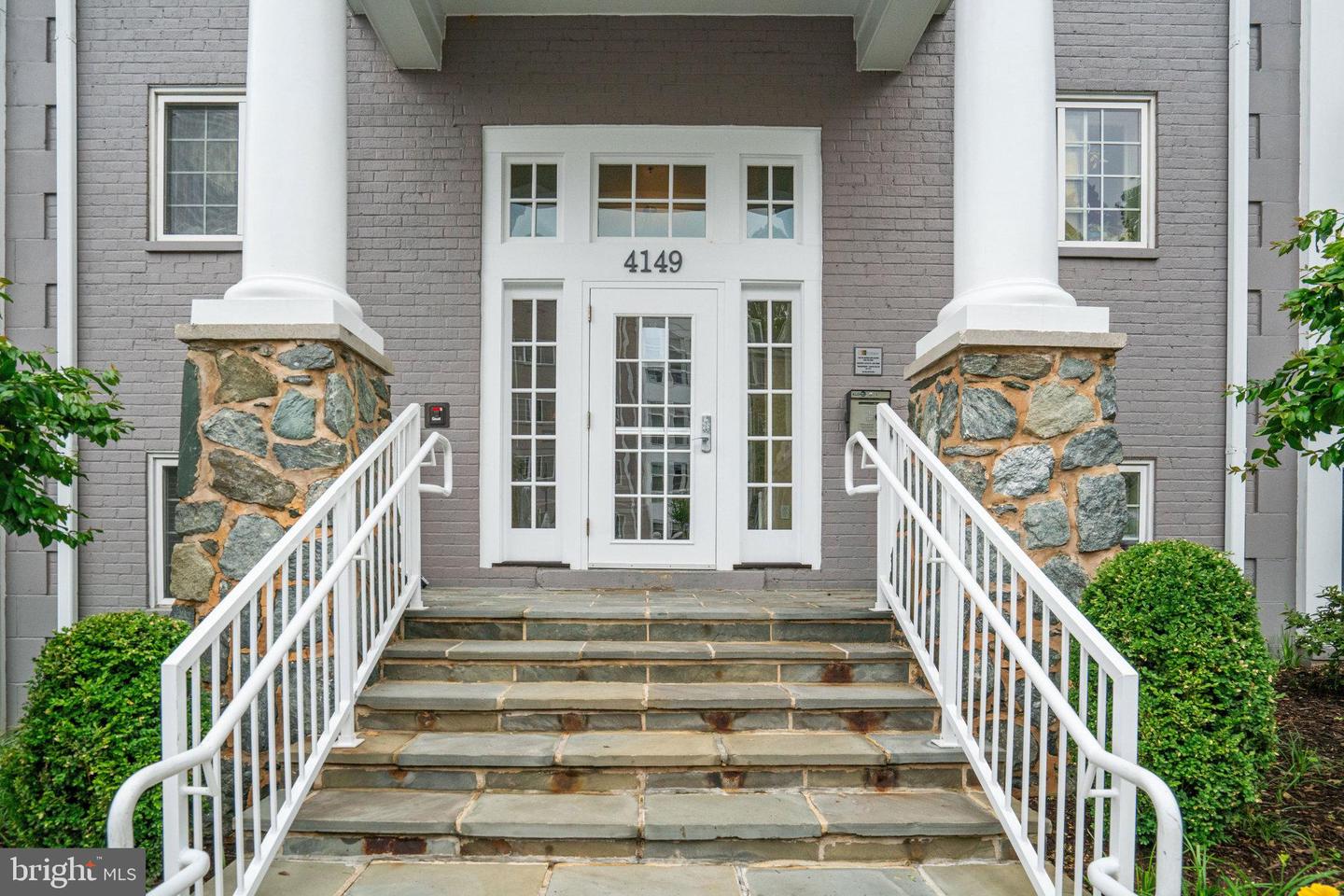 4149 S FOUR MILE RUN DR #201, ARLINGTON, Virginia 22204, 1 Bedroom Bedrooms, ,1 BathroomBathrooms,Residential,For sale,4149 S FOUR MILE RUN DR #201,VAAR2058344 MLS # VAAR2058344