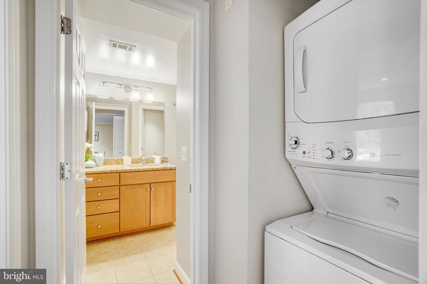 4149 S FOUR MILE RUN DR #201, ARLINGTON, Virginia 22204, 1 Bedroom Bedrooms, ,1 BathroomBathrooms,Residential,For sale,4149 S FOUR MILE RUN DR #201,VAAR2058344 MLS # VAAR2058344