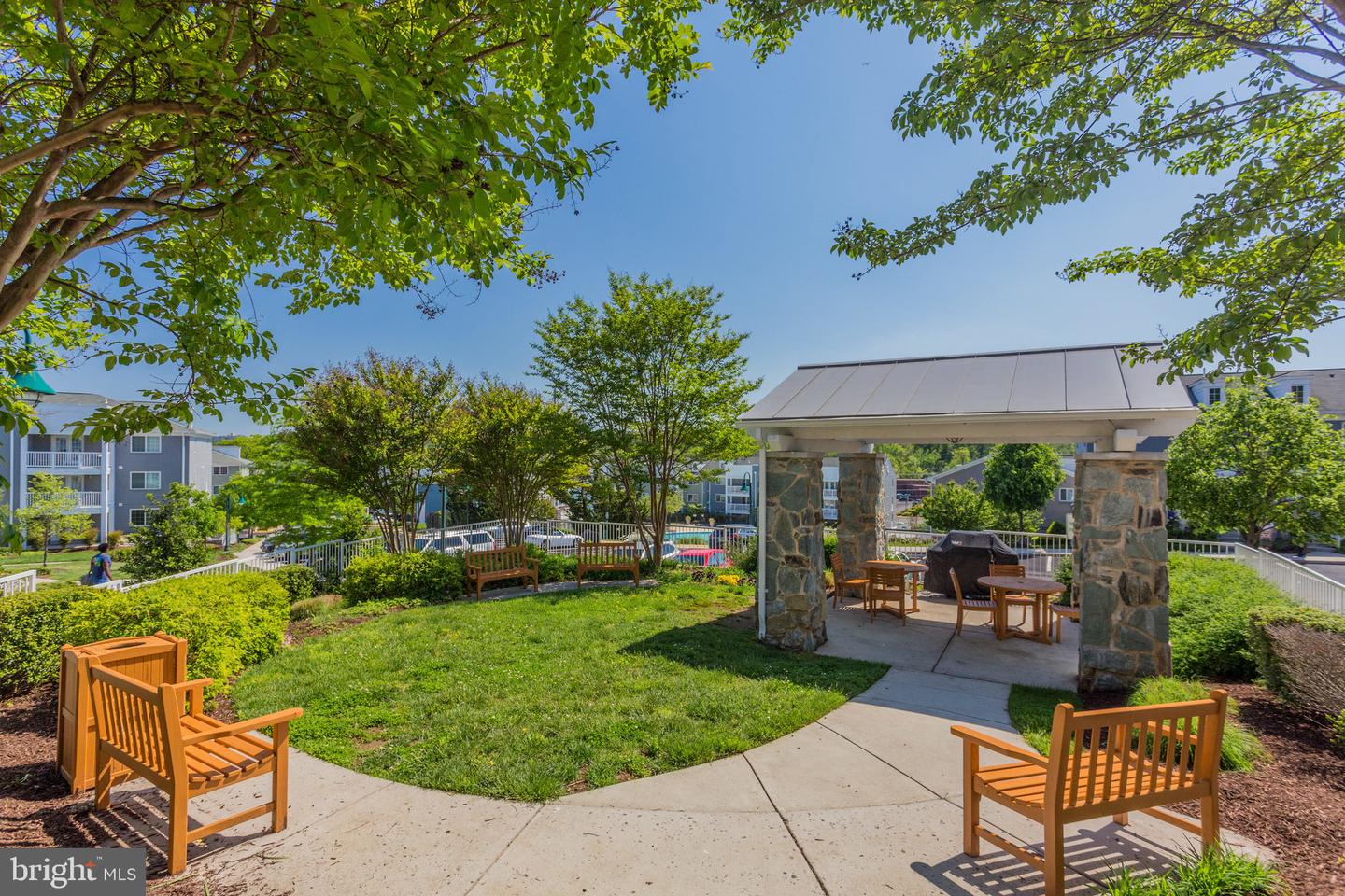 4149 S FOUR MILE RUN DR #201, ARLINGTON, Virginia 22204, 1 Bedroom Bedrooms, ,1 BathroomBathrooms,Residential,For sale,4149 S FOUR MILE RUN DR #201,VAAR2058344 MLS # VAAR2058344
