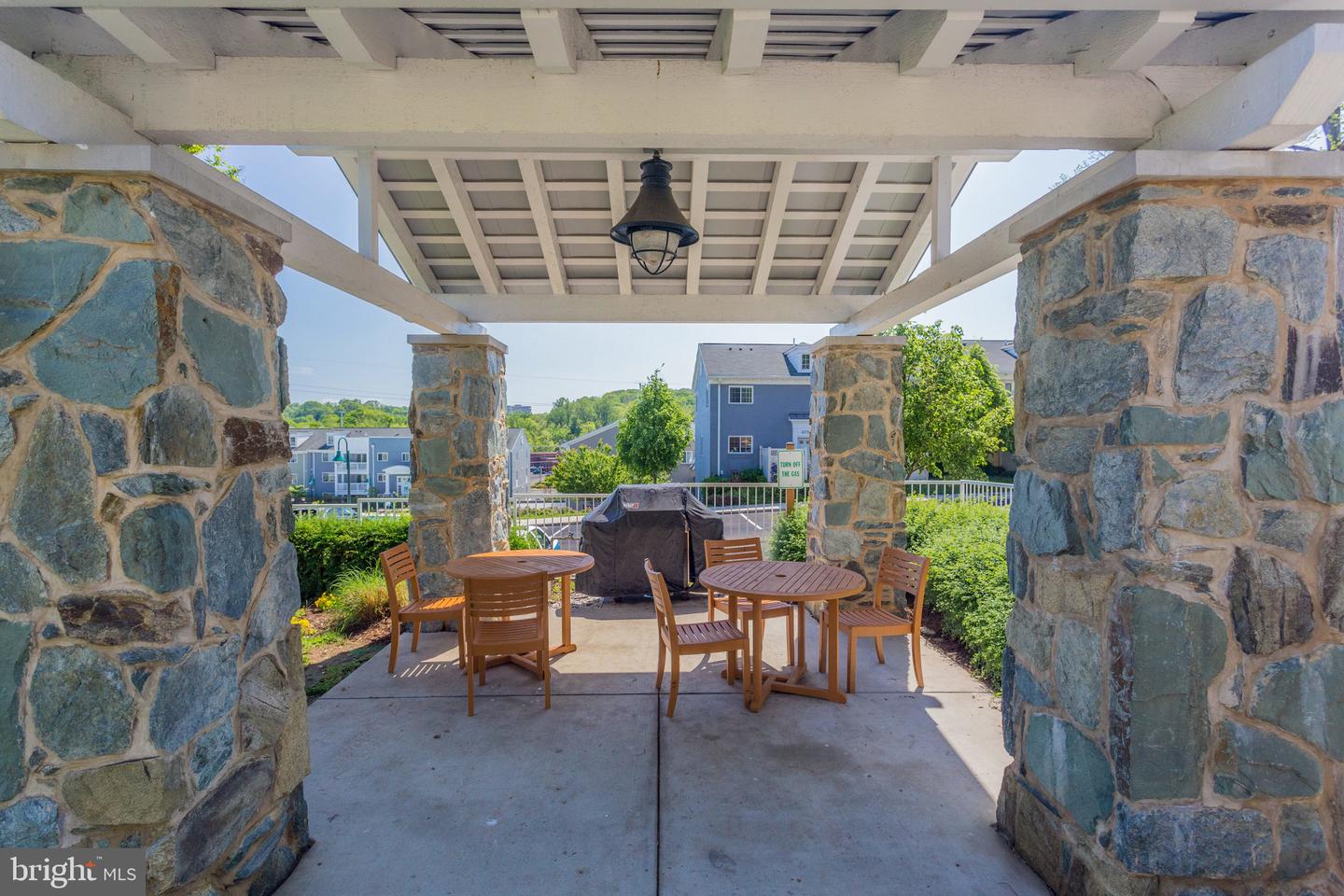 4149 S FOUR MILE RUN DR #201, ARLINGTON, Virginia 22204, 1 Bedroom Bedrooms, ,1 BathroomBathrooms,Residential,For sale,4149 S FOUR MILE RUN DR #201,VAAR2058344 MLS # VAAR2058344