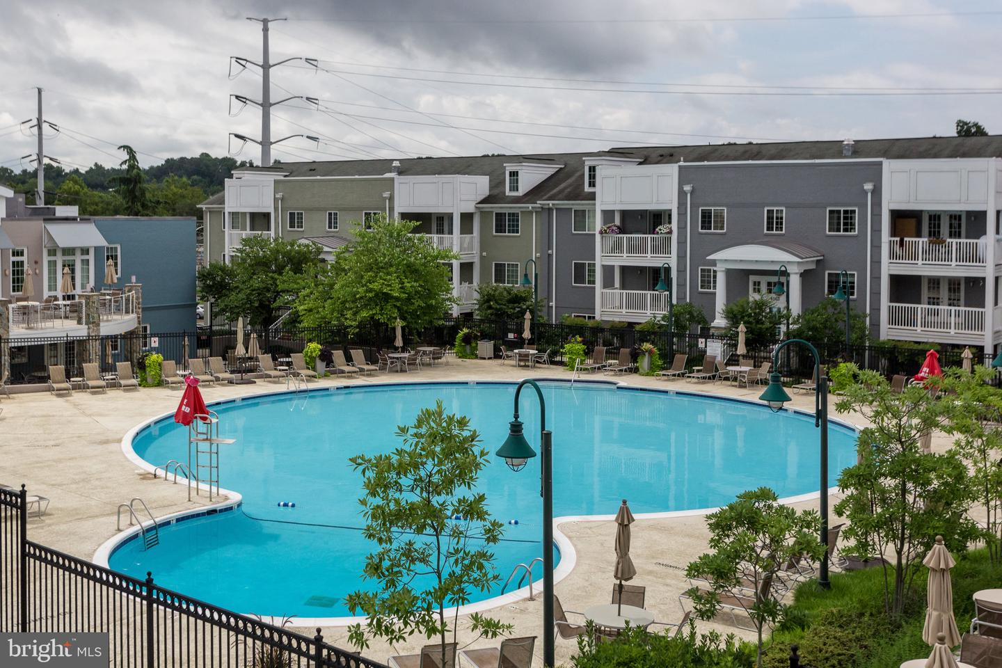 4149 S FOUR MILE RUN DR #201, ARLINGTON, Virginia 22204, 1 Bedroom Bedrooms, ,1 BathroomBathrooms,Residential,For sale,4149 S FOUR MILE RUN DR #201,VAAR2058344 MLS # VAAR2058344