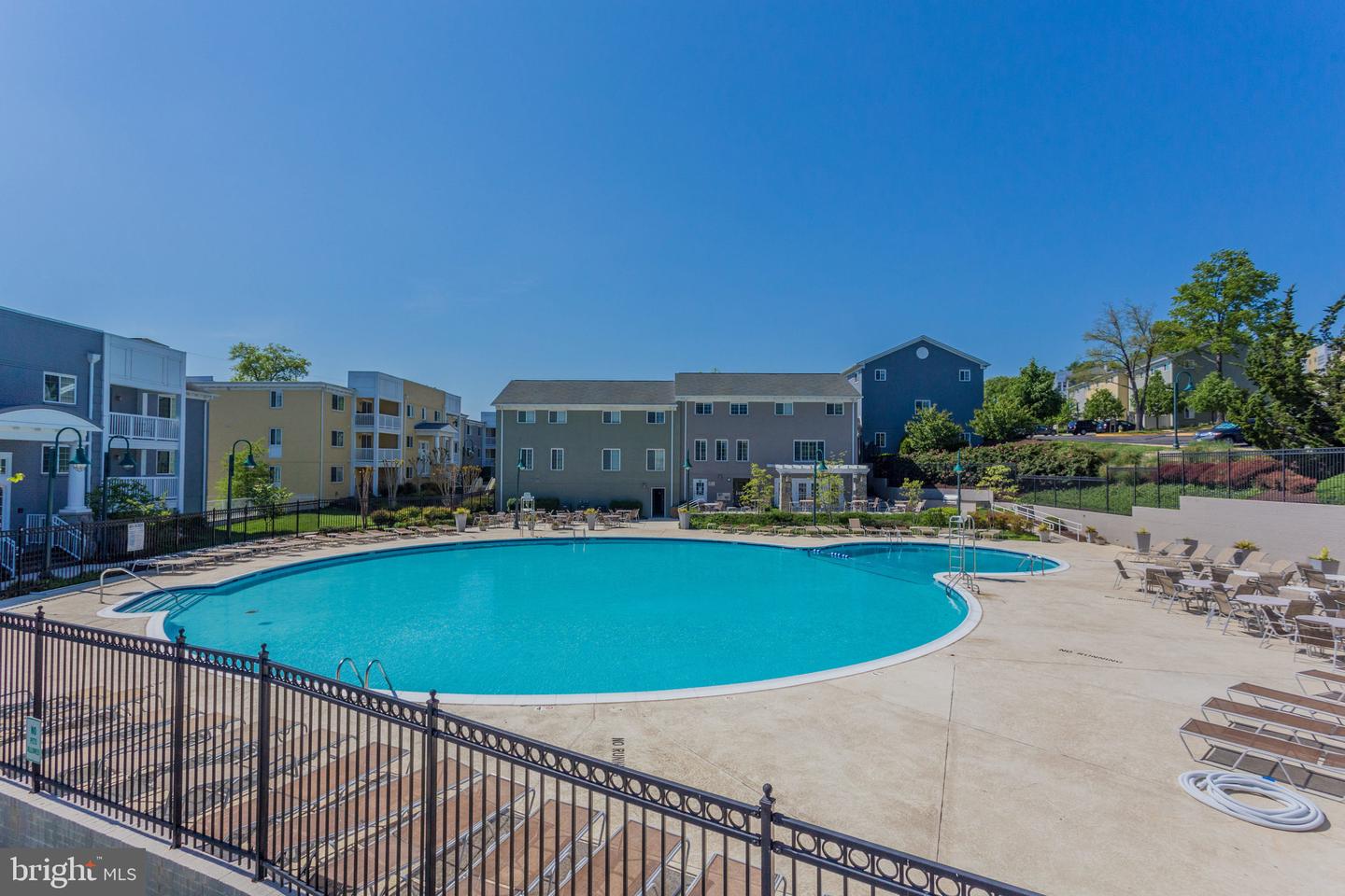 4149 S FOUR MILE RUN DR #201, ARLINGTON, Virginia 22204, 1 Bedroom Bedrooms, ,1 BathroomBathrooms,Residential,For sale,4149 S FOUR MILE RUN DR #201,VAAR2058344 MLS # VAAR2058344