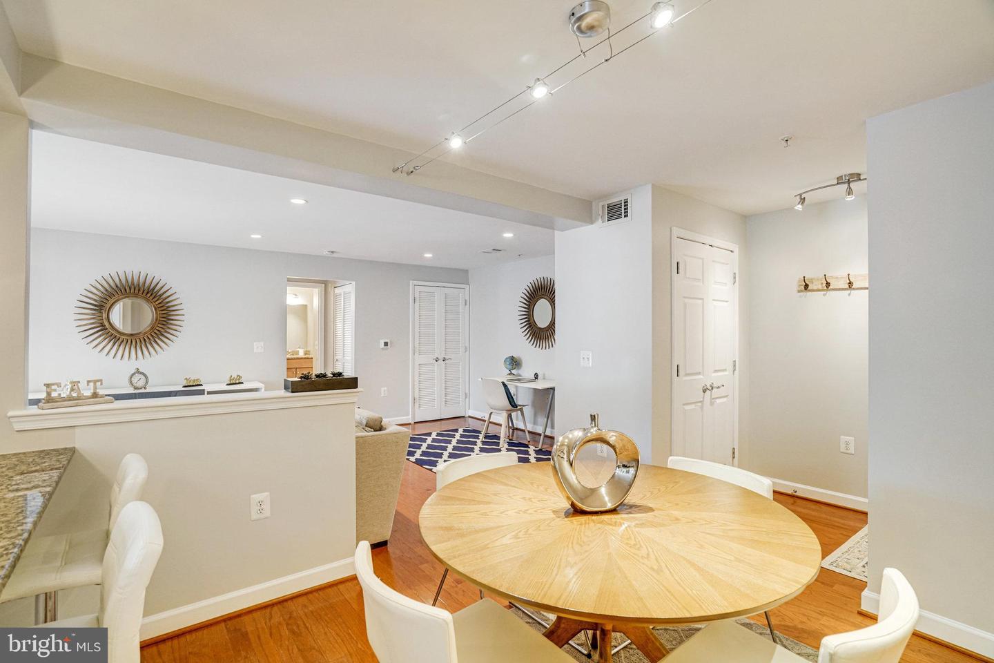 4149 S FOUR MILE RUN DR #201, ARLINGTON, Virginia 22204, 1 Bedroom Bedrooms, ,1 BathroomBathrooms,Residential,For sale,4149 S FOUR MILE RUN DR #201,VAAR2058344 MLS # VAAR2058344
