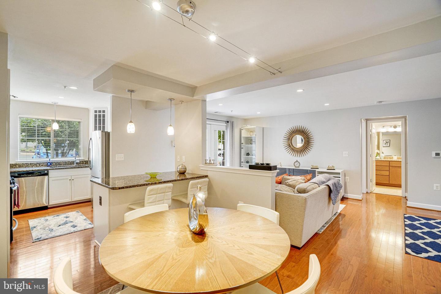 4149 S FOUR MILE RUN DR #201, ARLINGTON, Virginia 22204, 1 Bedroom Bedrooms, ,1 BathroomBathrooms,Residential,For sale,4149 S FOUR MILE RUN DR #201,VAAR2058344 MLS # VAAR2058344
