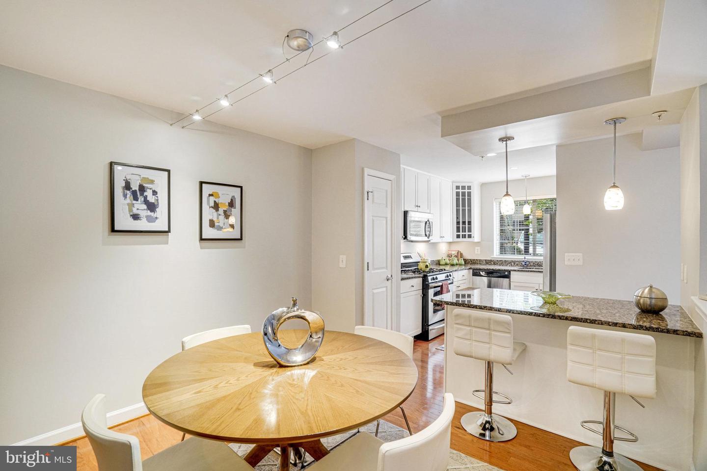 4149 S FOUR MILE RUN DR #201, ARLINGTON, Virginia 22204, 1 Bedroom Bedrooms, ,1 BathroomBathrooms,Residential,For sale,4149 S FOUR MILE RUN DR #201,VAAR2058344 MLS # VAAR2058344