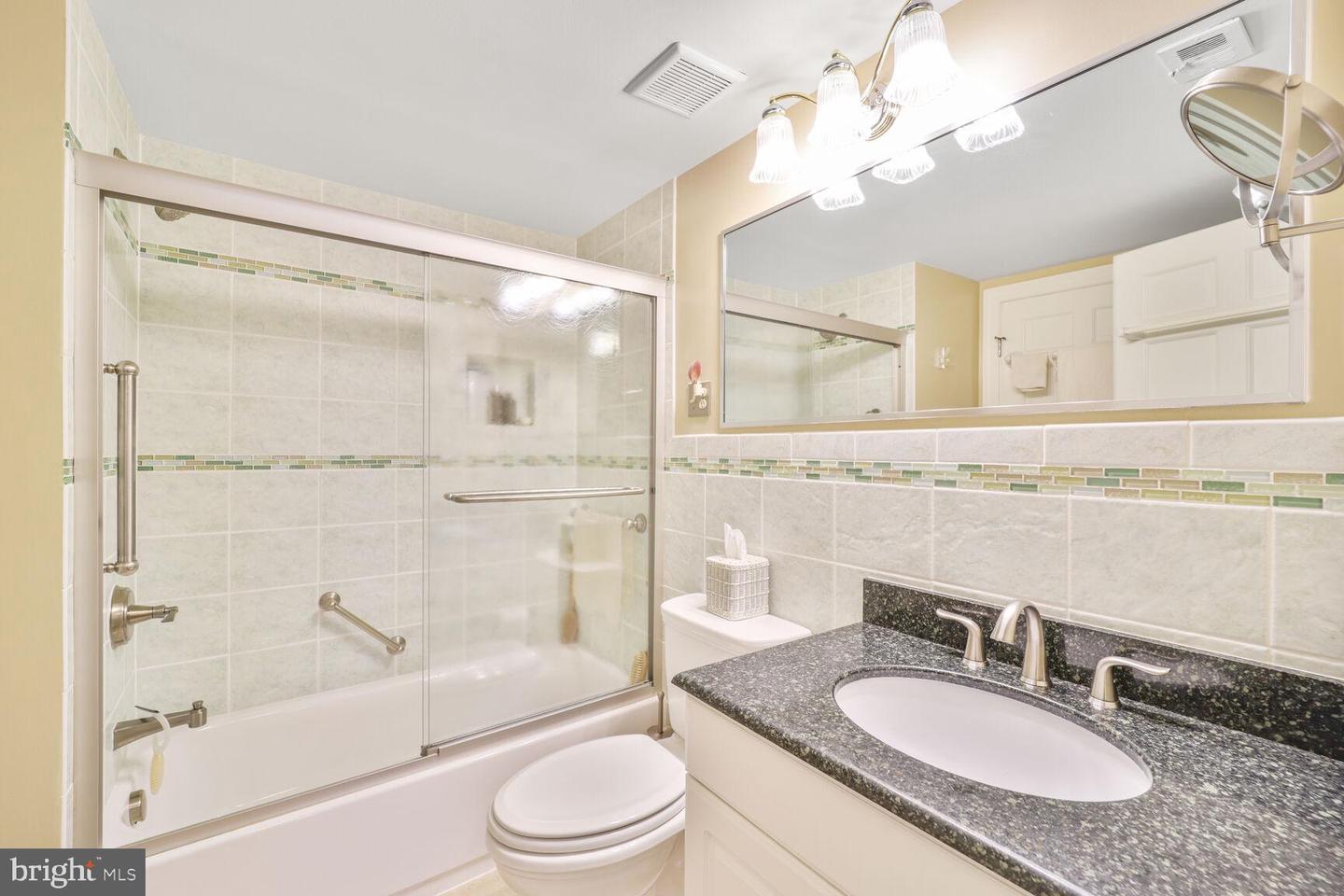 706 6TH ST SW, WASHINGTON, District Of Columbia 20024, 3 Bedrooms Bedrooms, ,2 BathroomsBathrooms,Residential,For sale,706 6TH ST SW,DCDC2203140 MLS # DCDC2203140