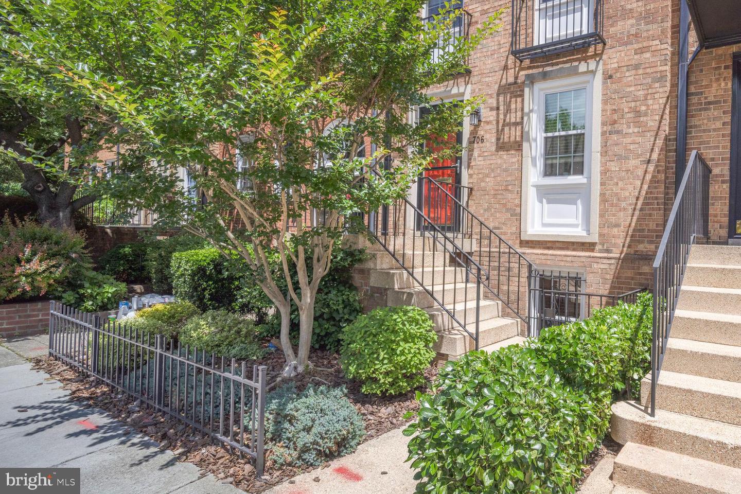 706 6TH ST SW, WASHINGTON, District Of Columbia 20024, 3 Bedrooms Bedrooms, ,2 BathroomsBathrooms,Residential,For sale,706 6TH ST SW,DCDC2203140 MLS # DCDC2203140
