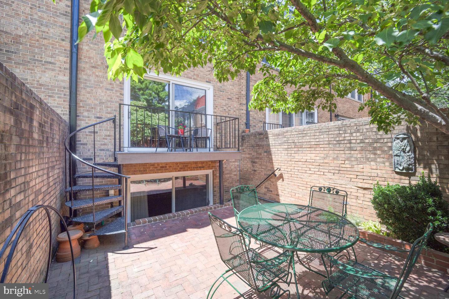 706 6TH ST SW, WASHINGTON, District Of Columbia 20024, 3 Bedrooms Bedrooms, ,2 BathroomsBathrooms,Residential,For sale,706 6TH ST SW,DCDC2203140 MLS # DCDC2203140