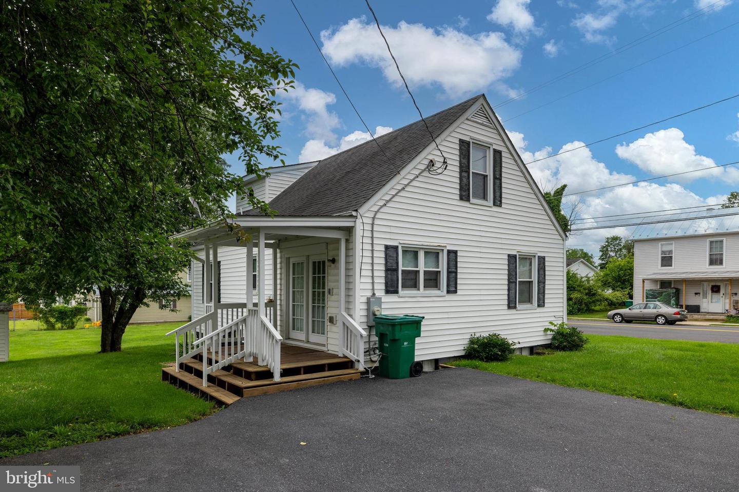 220 MECHANIC ST, LURAY, Virginia 22835, 3 Bedrooms Bedrooms, ,2 BathroomsBathrooms,Residential,For sale,220 MECHANIC ST,VAPA2004968 MLS # VAPA2004968