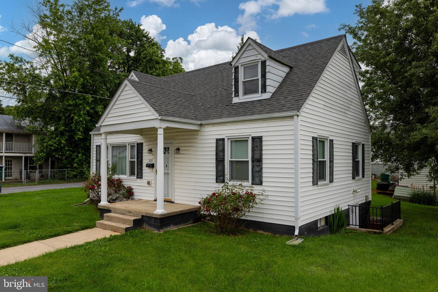 220 MECHANIC ST, LURAY, Virginia 22835, 3 Bedrooms Bedrooms, ,2 BathroomsBathrooms,Residential,For sale,220 MECHANIC ST,VAPA2004968 MLS # VAPA2004968