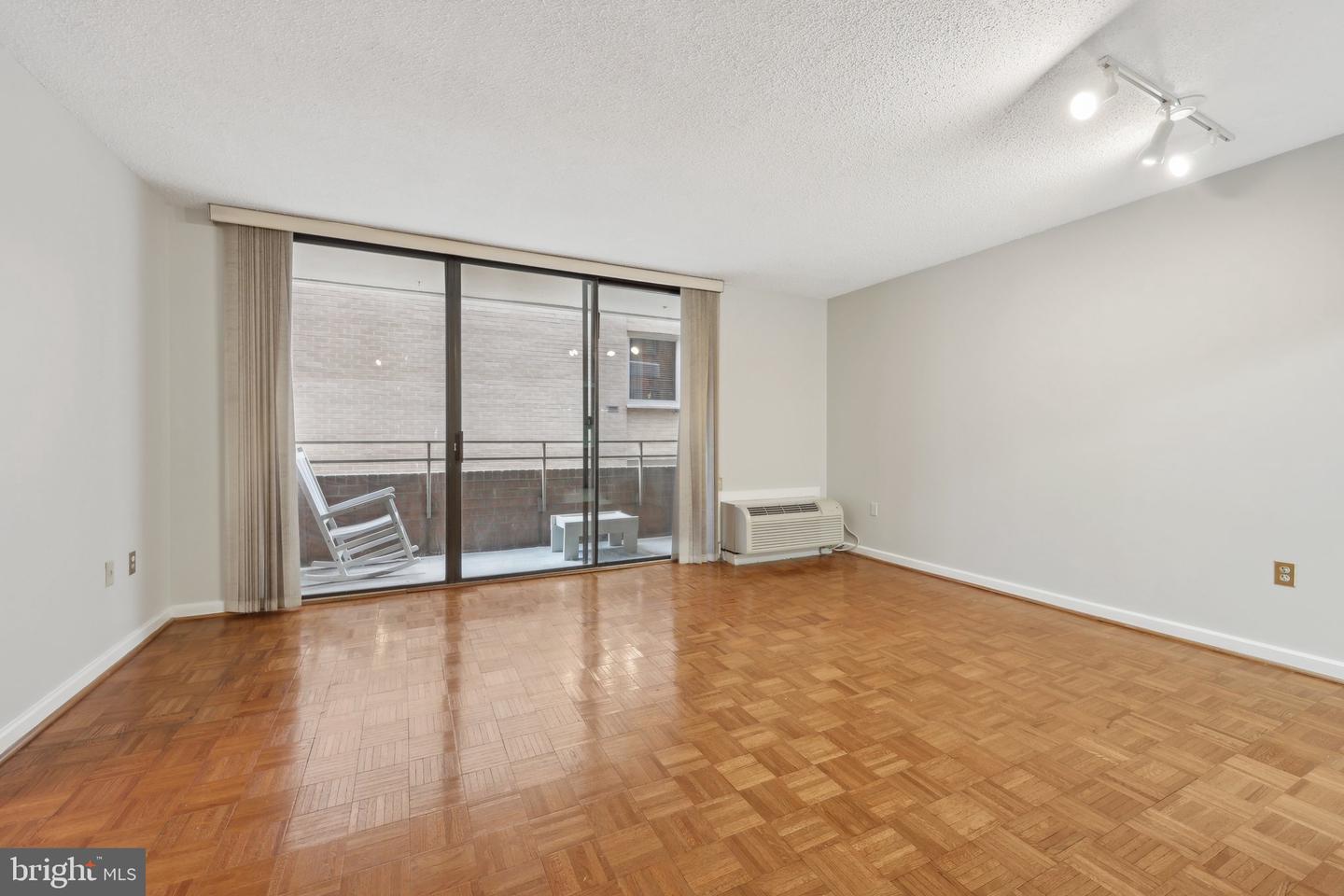 2141 P ST NW #401, WASHINGTON, District Of Columbia 20037, 1 Bedroom Bedrooms, ,1 BathroomBathrooms,Residential,For sale,2141 P ST NW #401,DCDC2202986 MLS # DCDC2202986