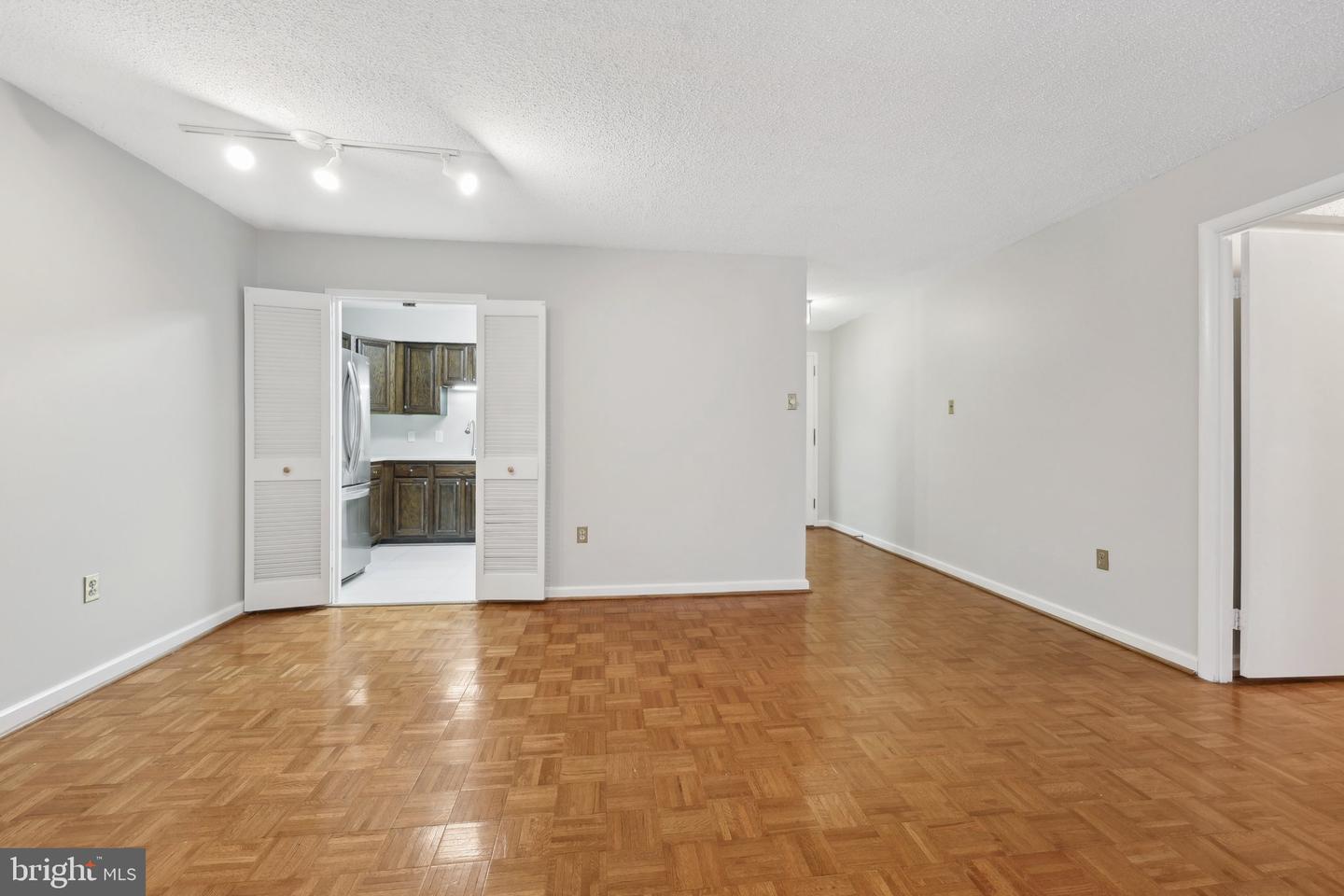 2141 P ST NW #401, WASHINGTON, District Of Columbia 20037, 1 Bedroom Bedrooms, ,1 BathroomBathrooms,Residential,For sale,2141 P ST NW #401,DCDC2202986 MLS # DCDC2202986