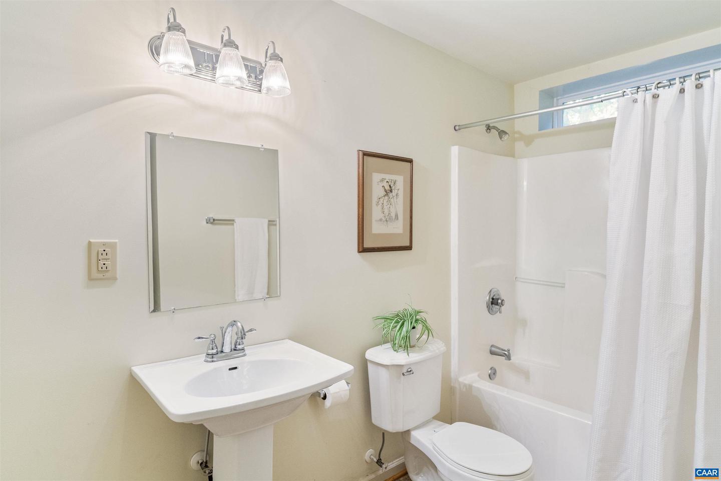 2005 BENTIVAR DR, CHARLOTTESVILLE, Virginia 22911, 5 Bedrooms Bedrooms, ,4 BathroomsBathrooms,Residential,For sale,2005 BENTIVAR DR,665064 MLS # 665064