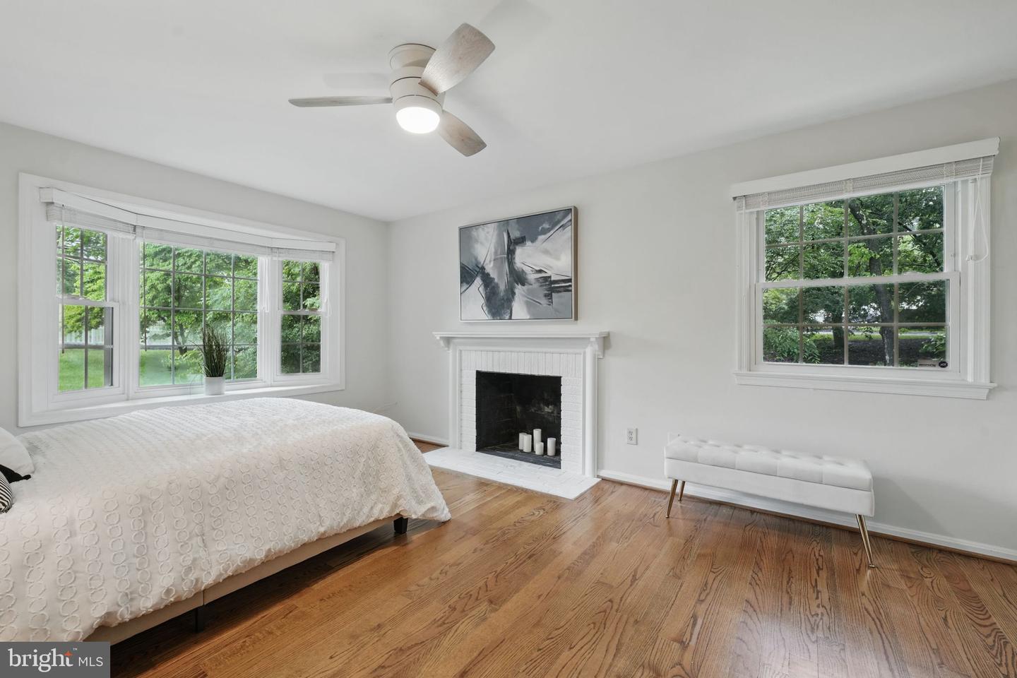 11340 WAPLES MILL RD, OAKTON, Virginia 22124, 5 Bedrooms Bedrooms, ,3 BathroomsBathrooms,Residential,For sale,11340 WAPLES MILL RD,VAFX2243932 MLS # VAFX2243932