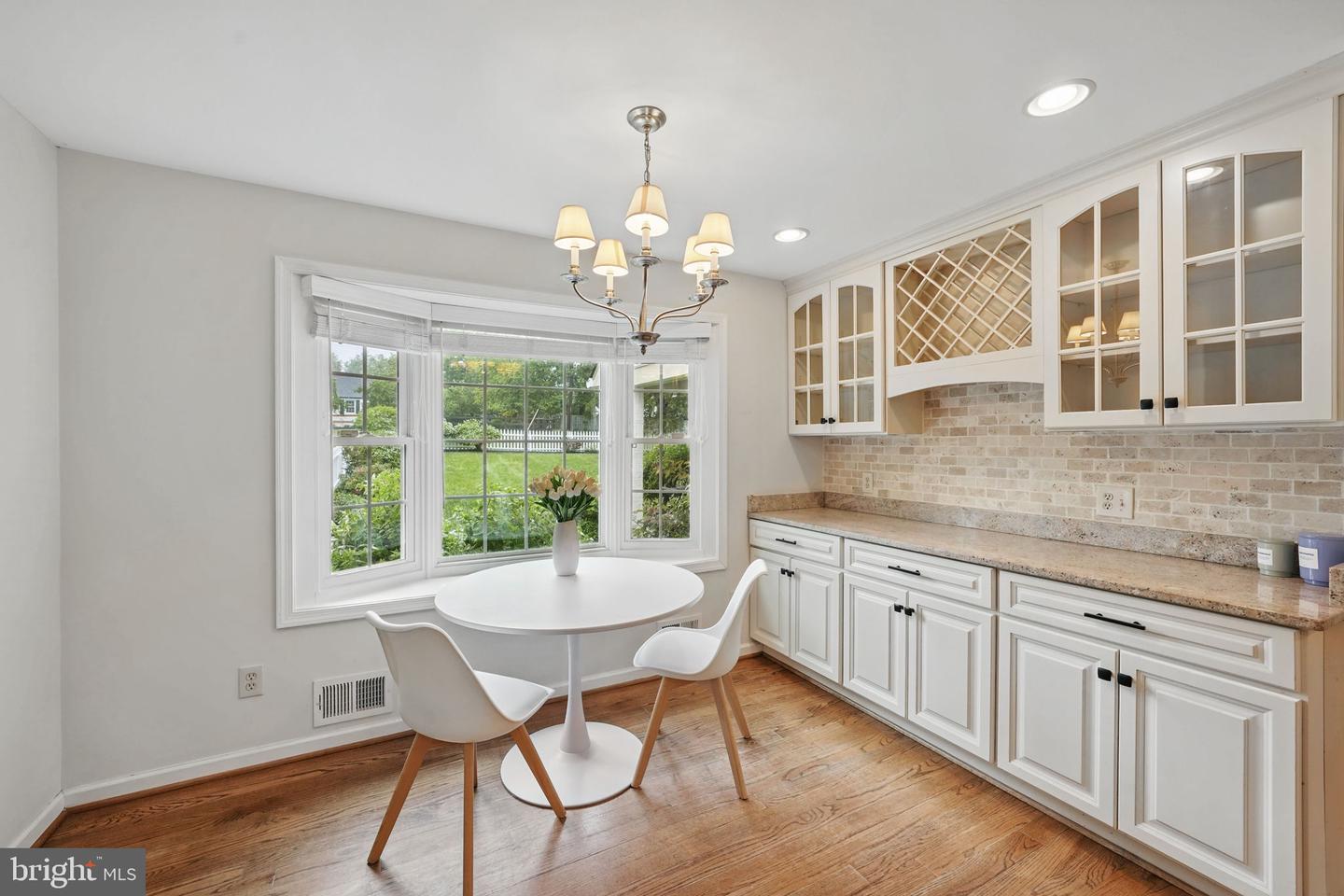 11340 WAPLES MILL RD, OAKTON, Virginia 22124, 5 Bedrooms Bedrooms, ,3 BathroomsBathrooms,Residential,For sale,11340 WAPLES MILL RD,VAFX2243932 MLS # VAFX2243932