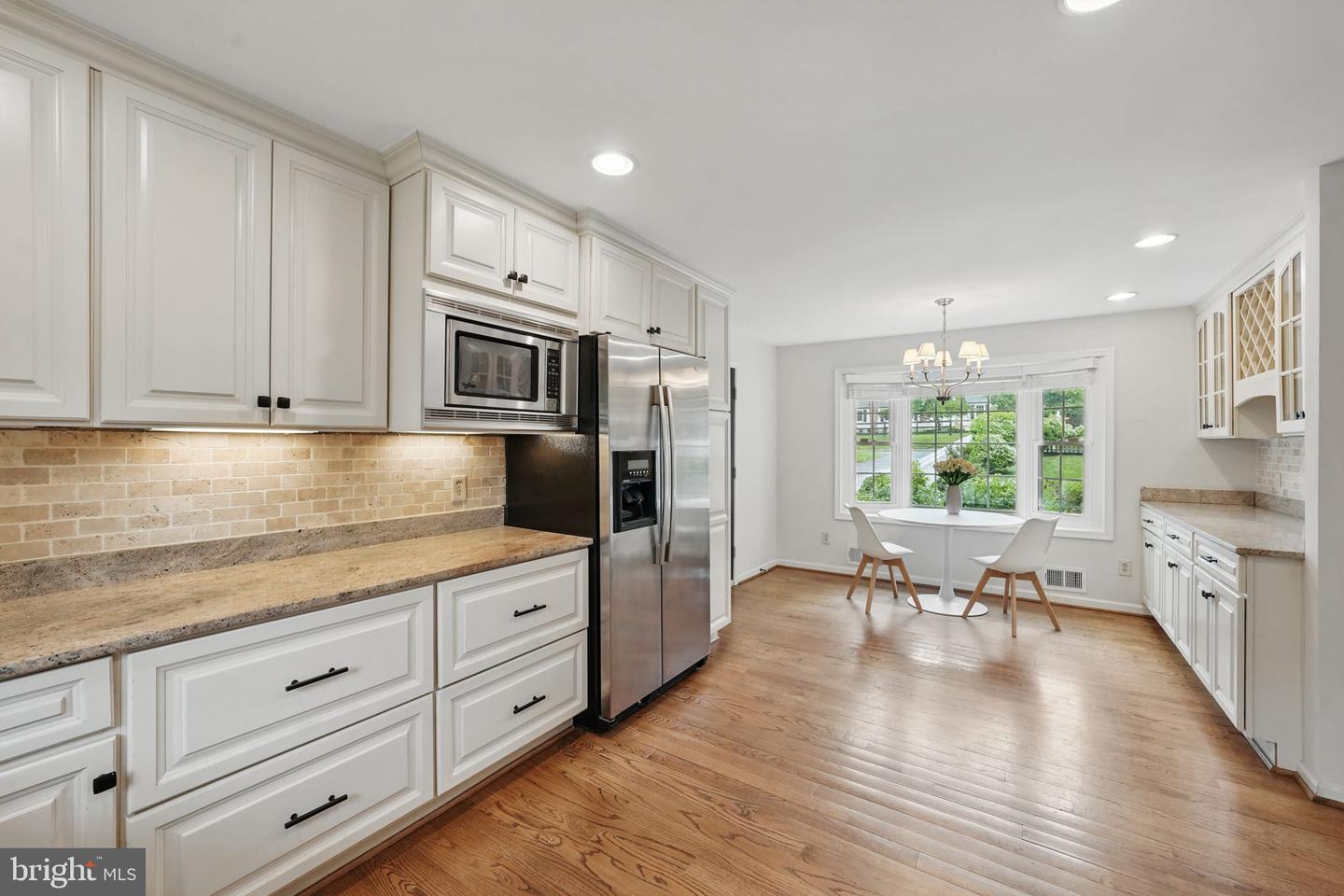 11340 WAPLES MILL RD, OAKTON, Virginia 22124, 5 Bedrooms Bedrooms, ,3 BathroomsBathrooms,Residential,For sale,11340 WAPLES MILL RD,VAFX2243932 MLS # VAFX2243932