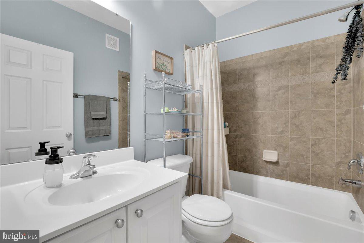 5707 CALLCOTT WAY #G, ALEXANDRIA, Virginia 22312, 3 Bedrooms Bedrooms, ,2 BathroomsBathrooms,Residential,For sale,5707 CALLCOTT WAY #G,VAFX2243946 MLS # VAFX2243946