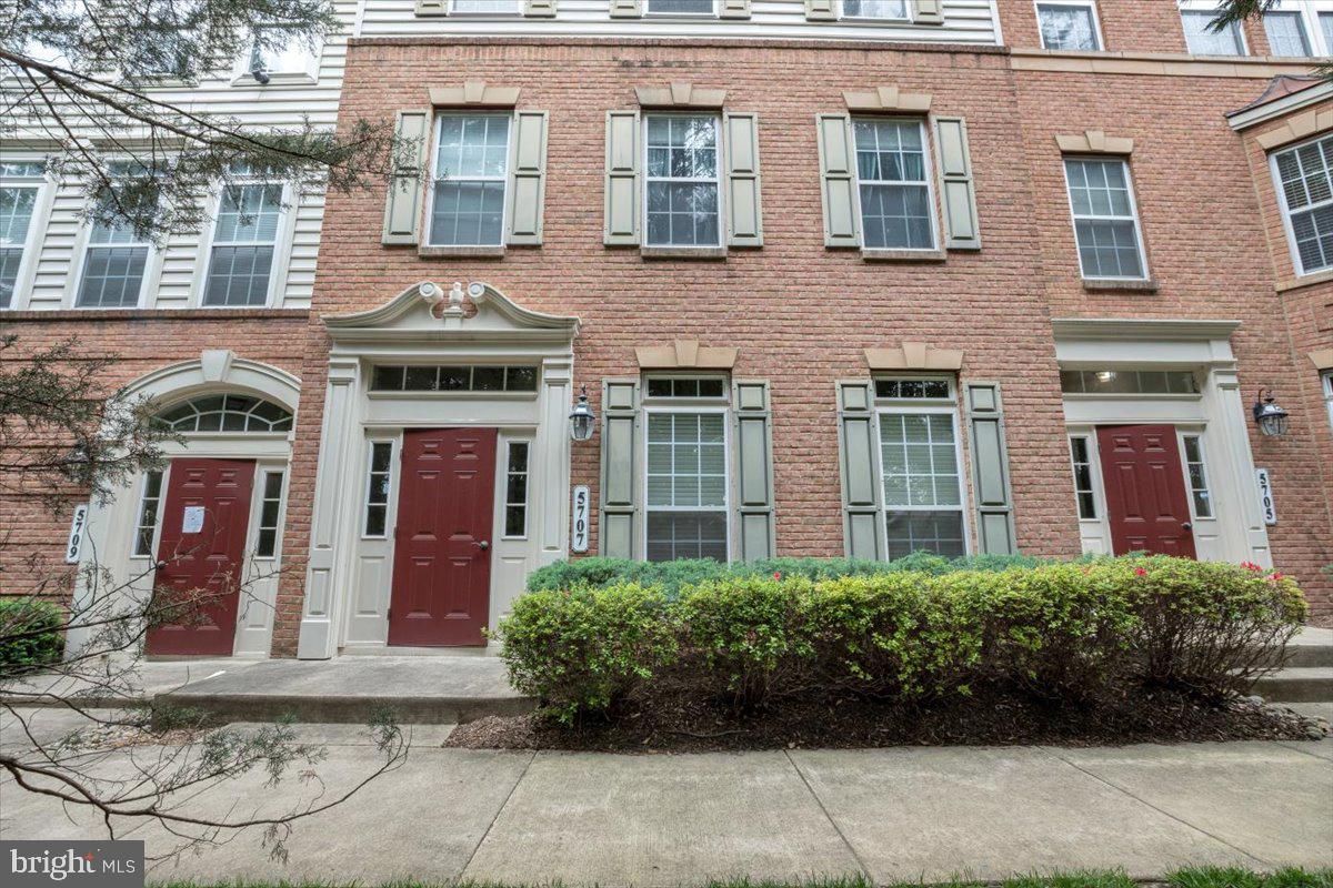 5707 CALLCOTT WAY #G, ALEXANDRIA, Virginia 22312, 3 Bedrooms Bedrooms, ,2 BathroomsBathrooms,Residential,For sale,5707 CALLCOTT WAY #G,VAFX2243946 MLS # VAFX2243946