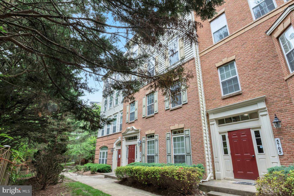 5707 CALLCOTT WAY #G, ALEXANDRIA, Virginia 22312, 3 Bedrooms Bedrooms, ,2 BathroomsBathrooms,Residential,For sale,5707 CALLCOTT WAY #G,VAFX2243946 MLS # VAFX2243946