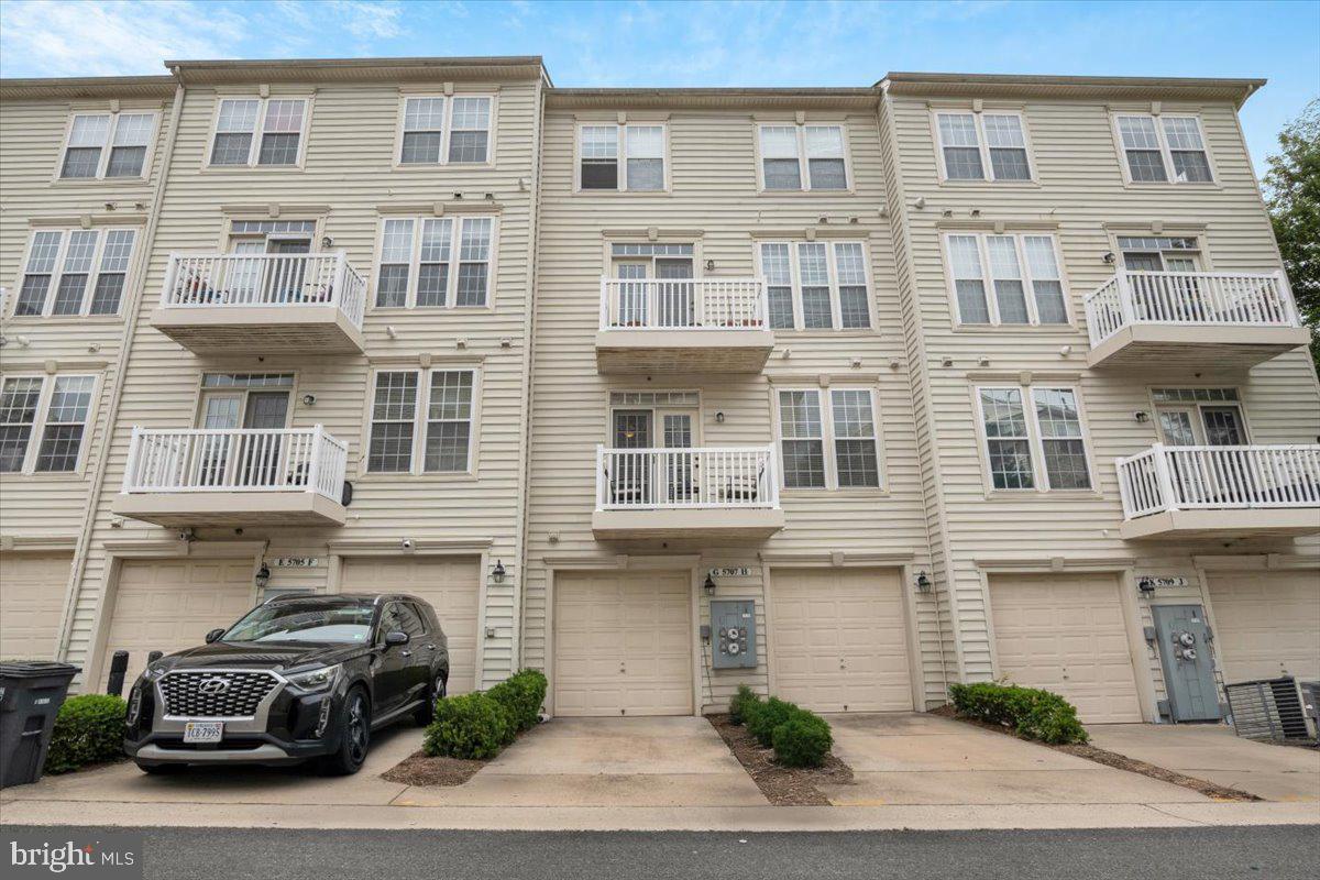 5707 CALLCOTT WAY #G, ALEXANDRIA, Virginia 22312, 3 Bedrooms Bedrooms, ,2 BathroomsBathrooms,Residential,For sale,5707 CALLCOTT WAY #G,VAFX2243946 MLS # VAFX2243946