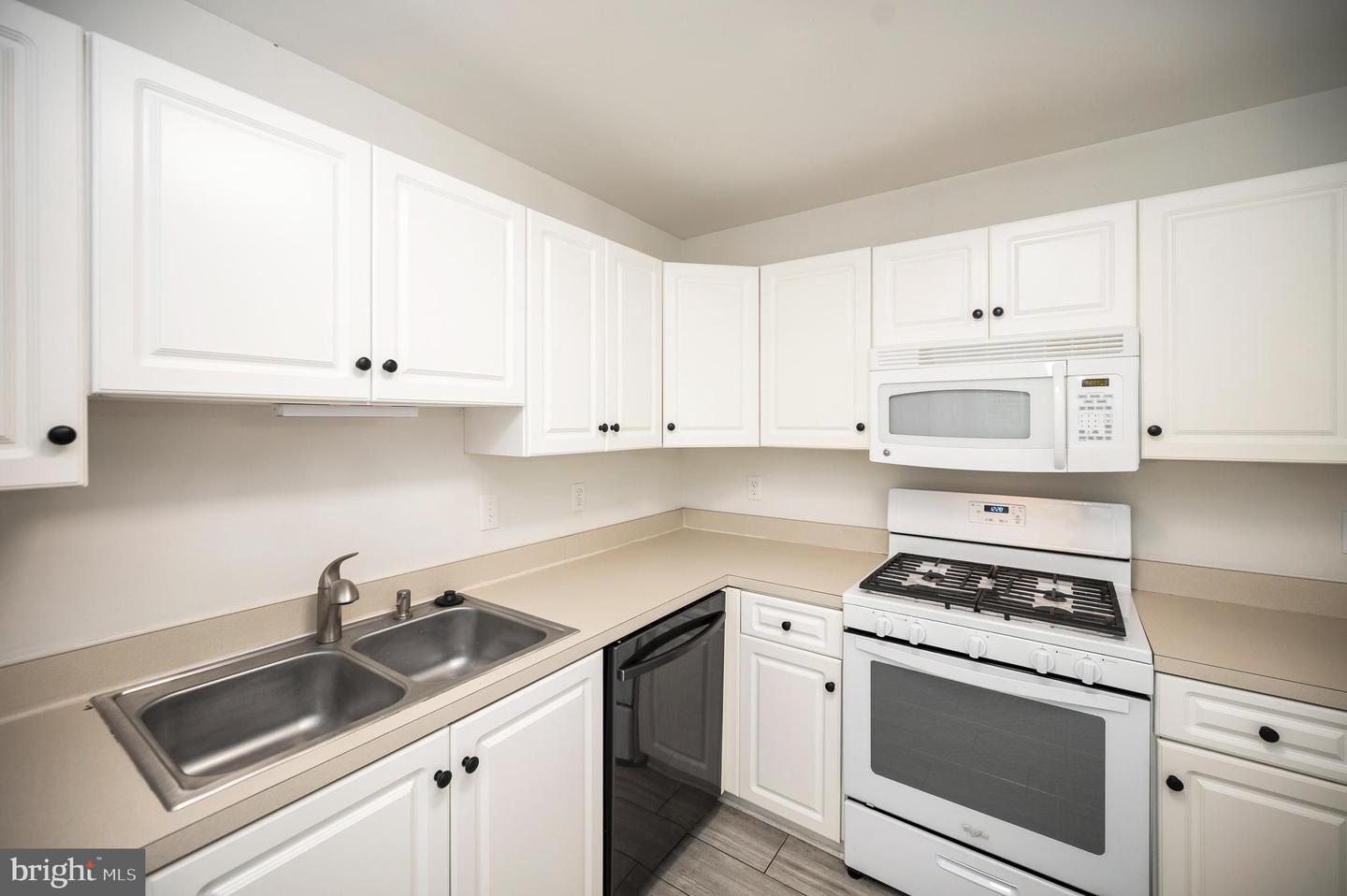 307 STAFFORD GLEN CT, STAFFORD, Virginia 22554, 2 Bedrooms Bedrooms, ,3 BathroomsBathrooms,Residential,For sale,307 STAFFORD GLEN CT,VAST2039296 MLS # VAST2039296