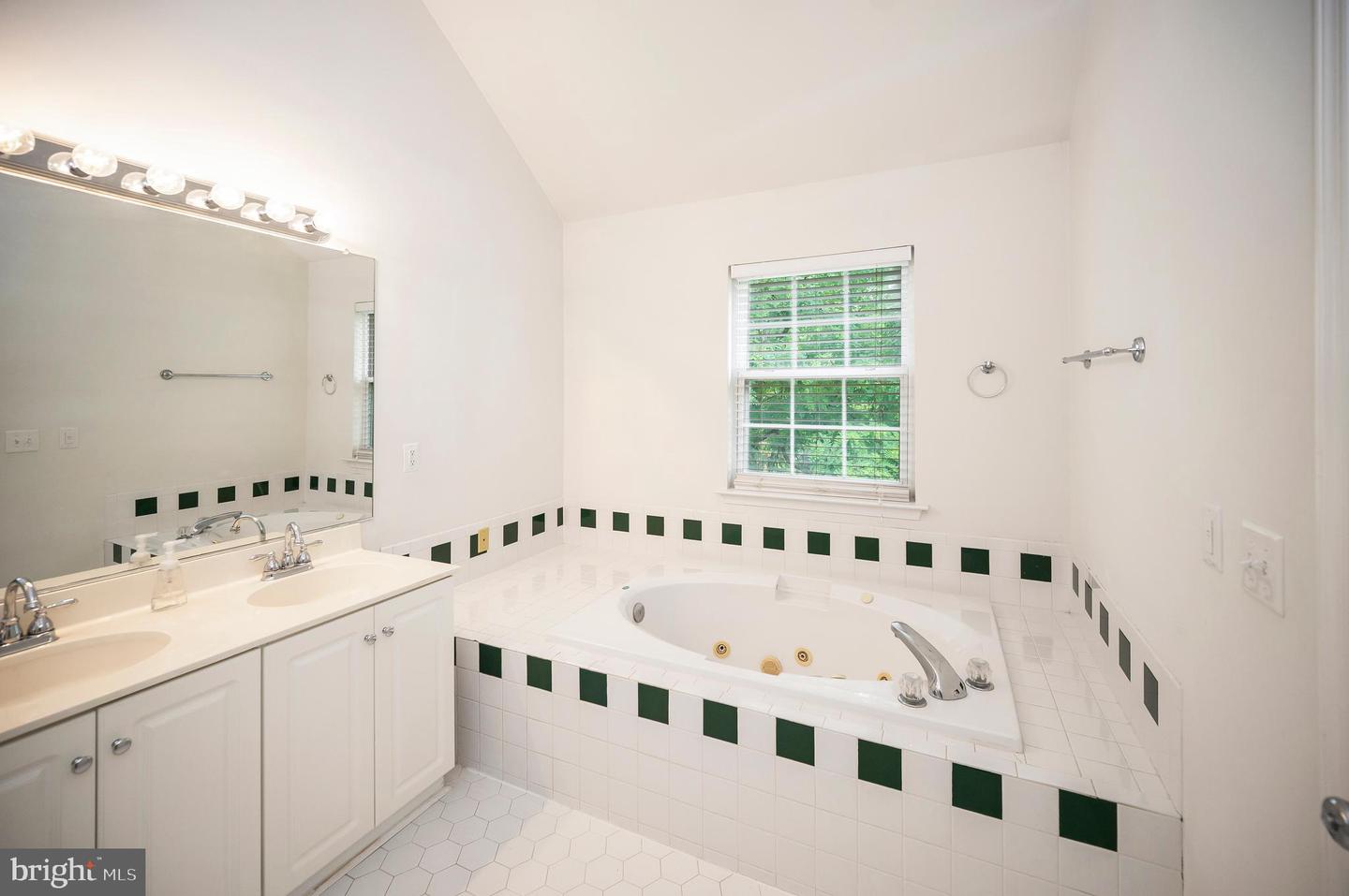 307 STAFFORD GLEN CT, STAFFORD, Virginia 22554, 2 Bedrooms Bedrooms, ,3 BathroomsBathrooms,Residential,For sale,307 STAFFORD GLEN CT,VAST2039296 MLS # VAST2039296