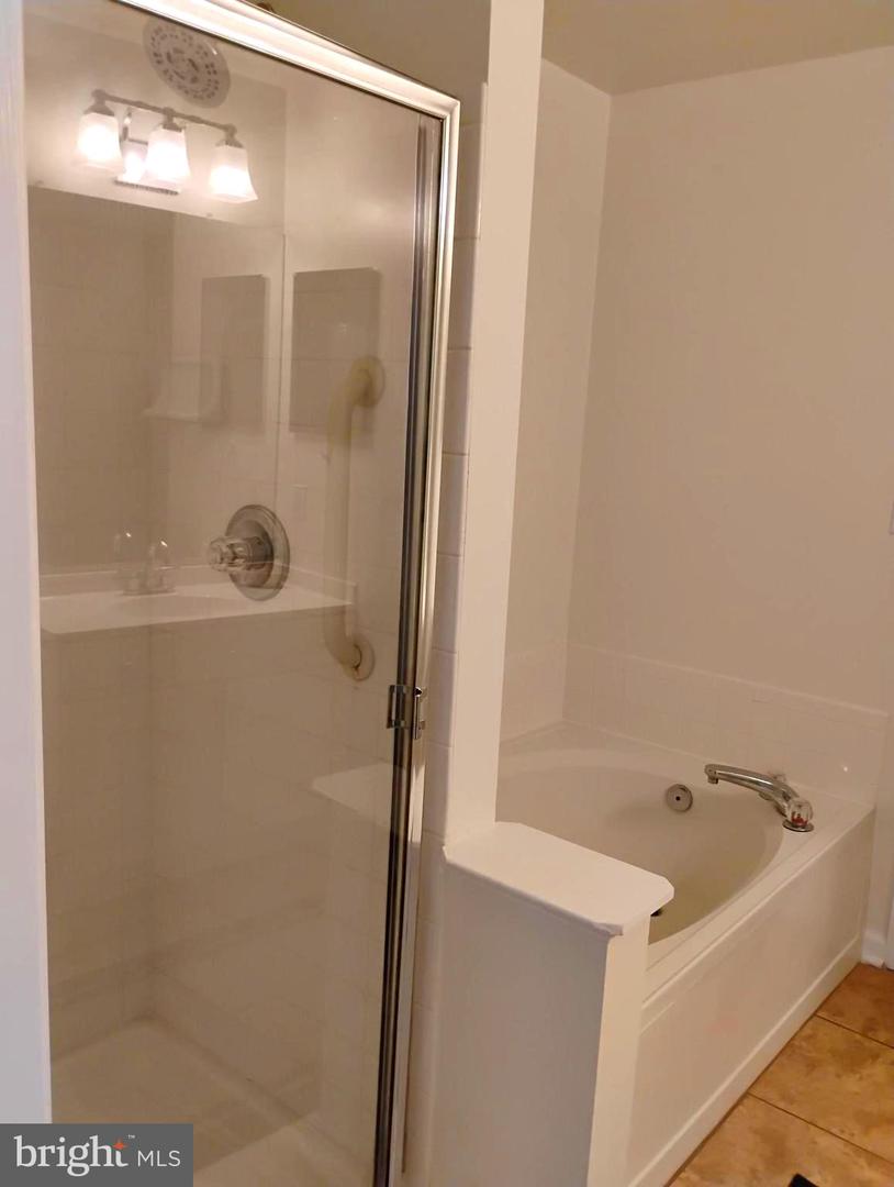 6527 GRANGE LN #202, ALEXANDRIA, Virginia 22315, 3 Bedrooms Bedrooms, ,2 BathroomsBathrooms,Residential,For sale,6527 GRANGE LN #202,VAFX2244094 MLS # VAFX2244094